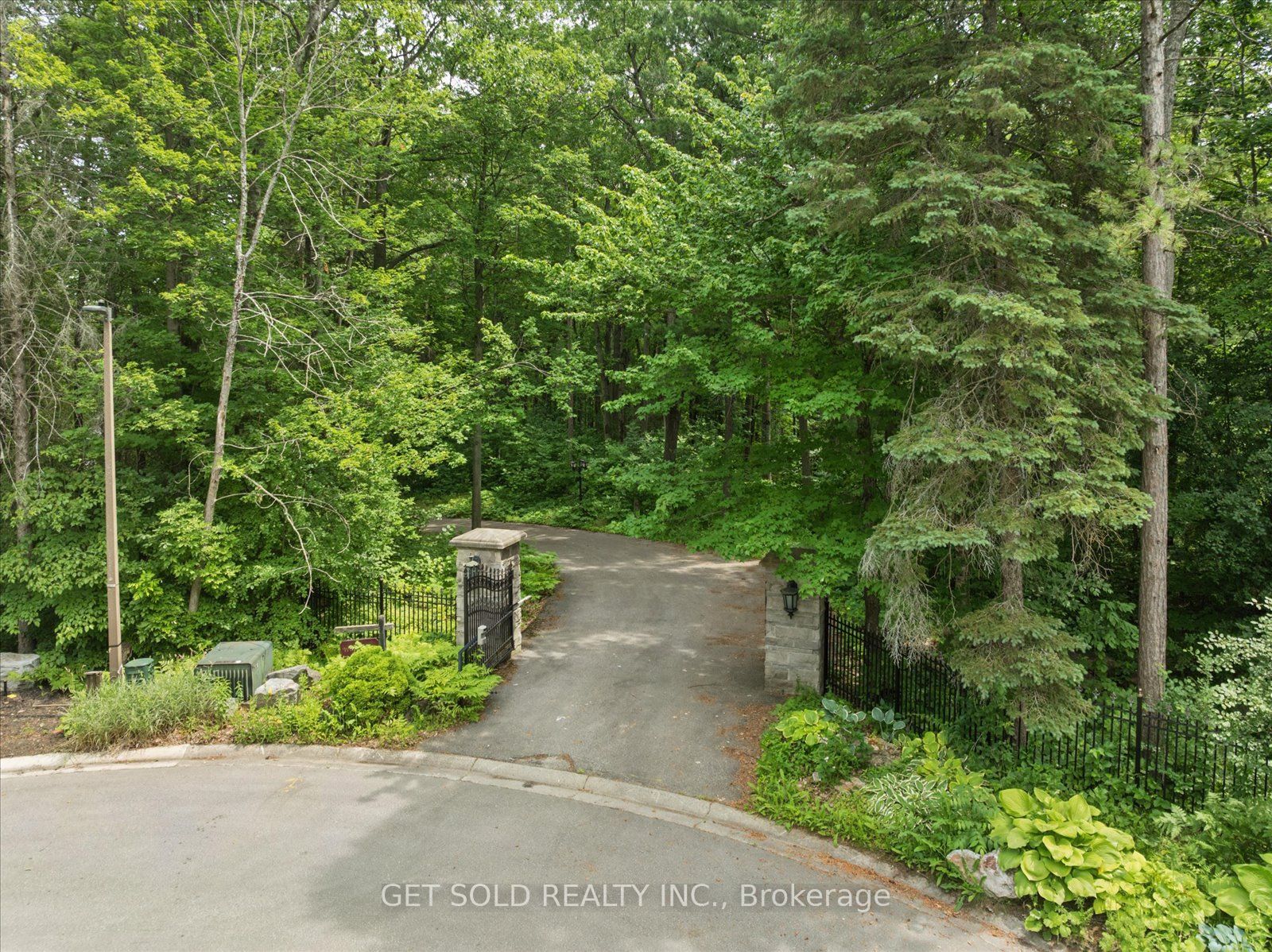 80 White Pine Trail Property Photo 2