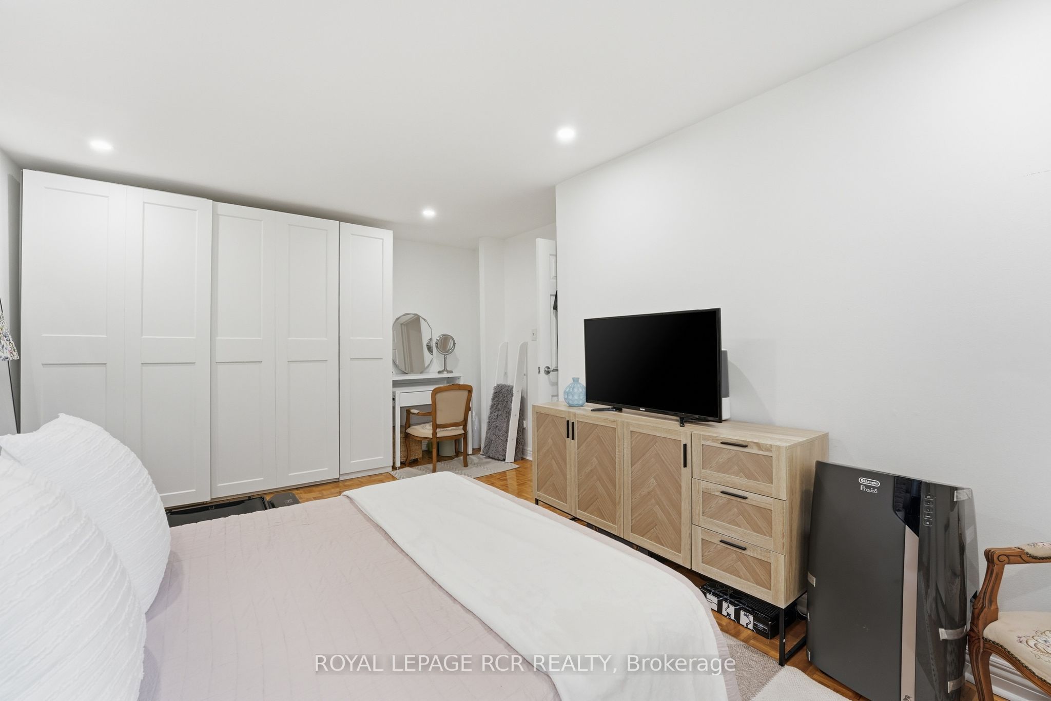 215 Milestone Crescent 75 Property Photo 11
