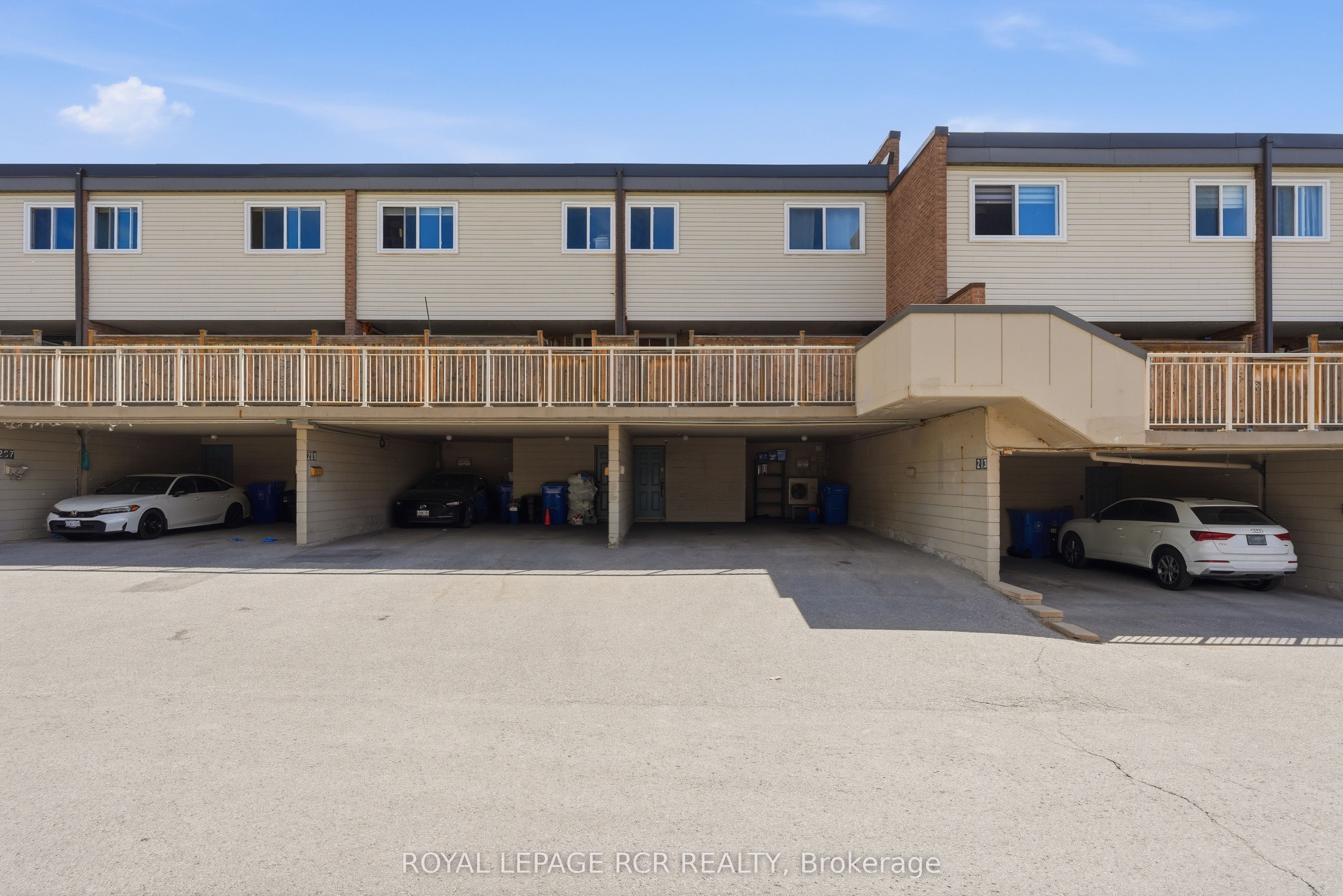 215 Milestone Crescent 75 Property Photo 22