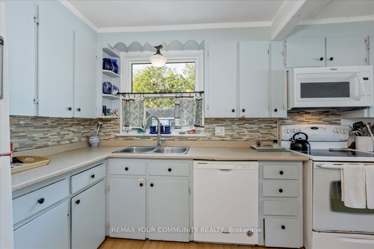 17 Farley Circle Property Photo 8