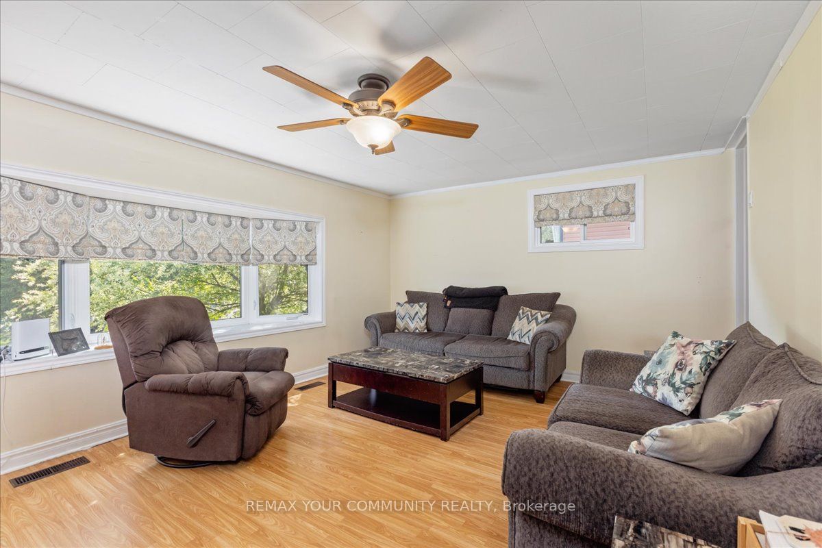 17 Farley Circle Property Photo 14