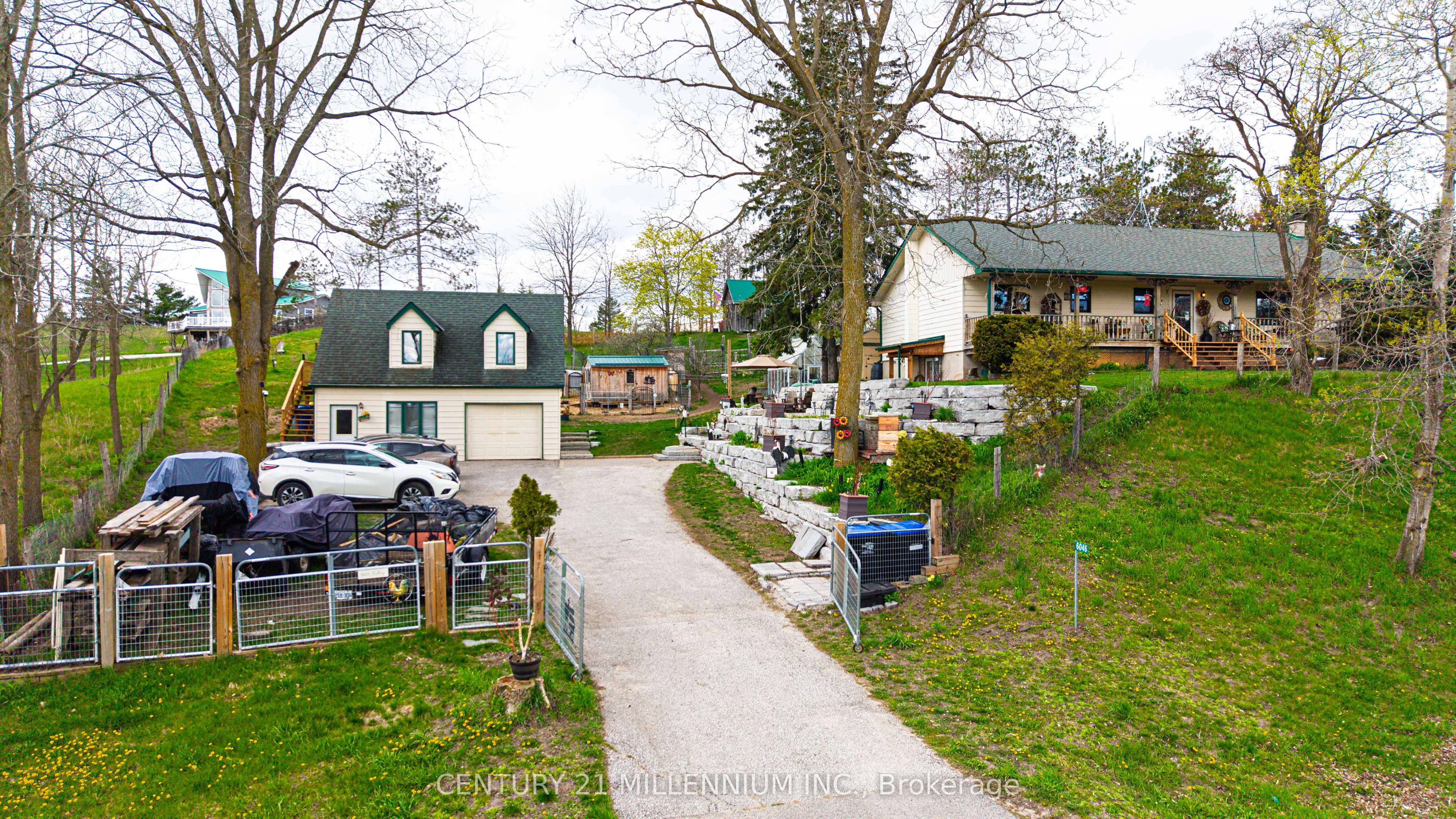 6046 3rd Line Property Photo 1
