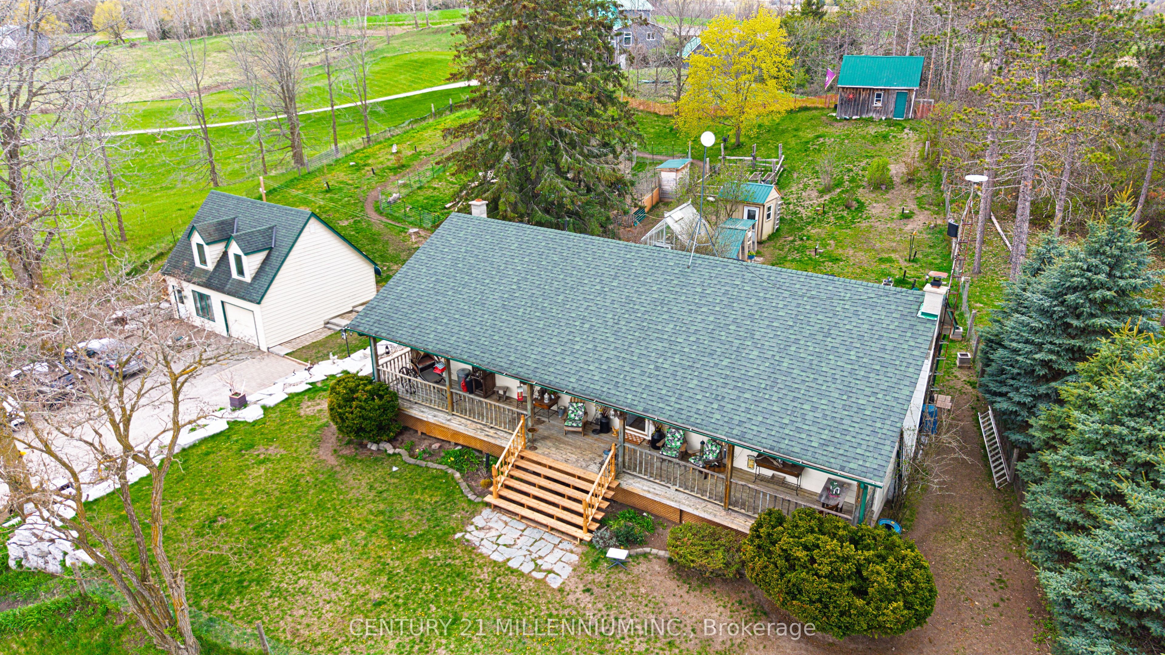 6046 3rd Line Property Photo 3