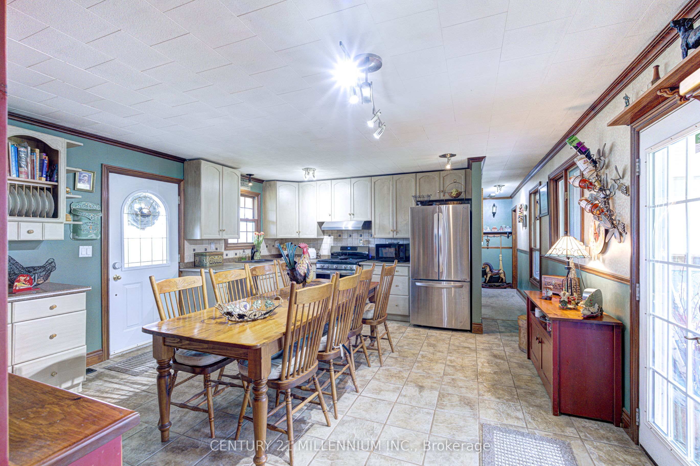 6046 3rd Line Property Photo 15