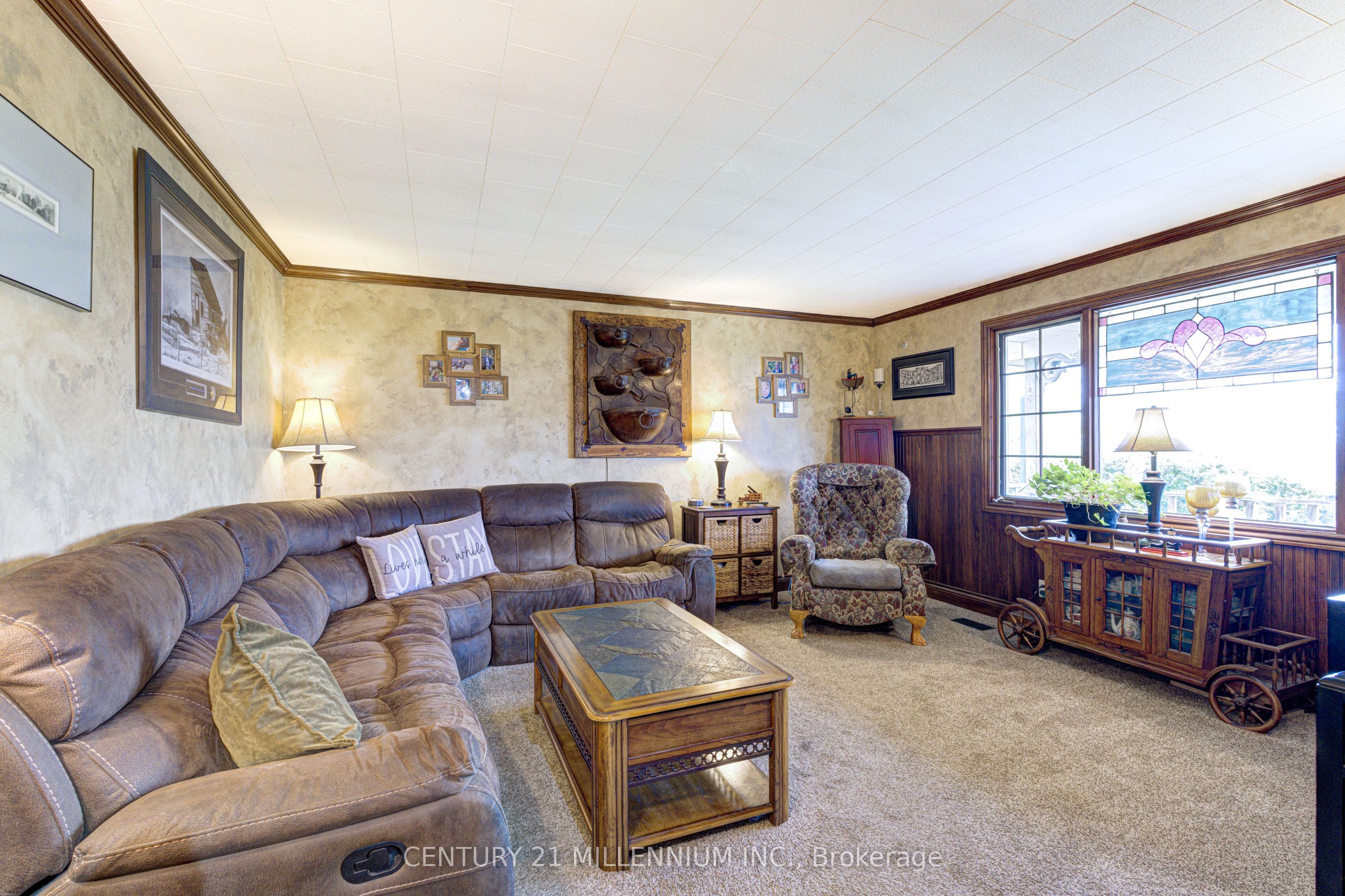 6046 3rd Line Property Photo 16