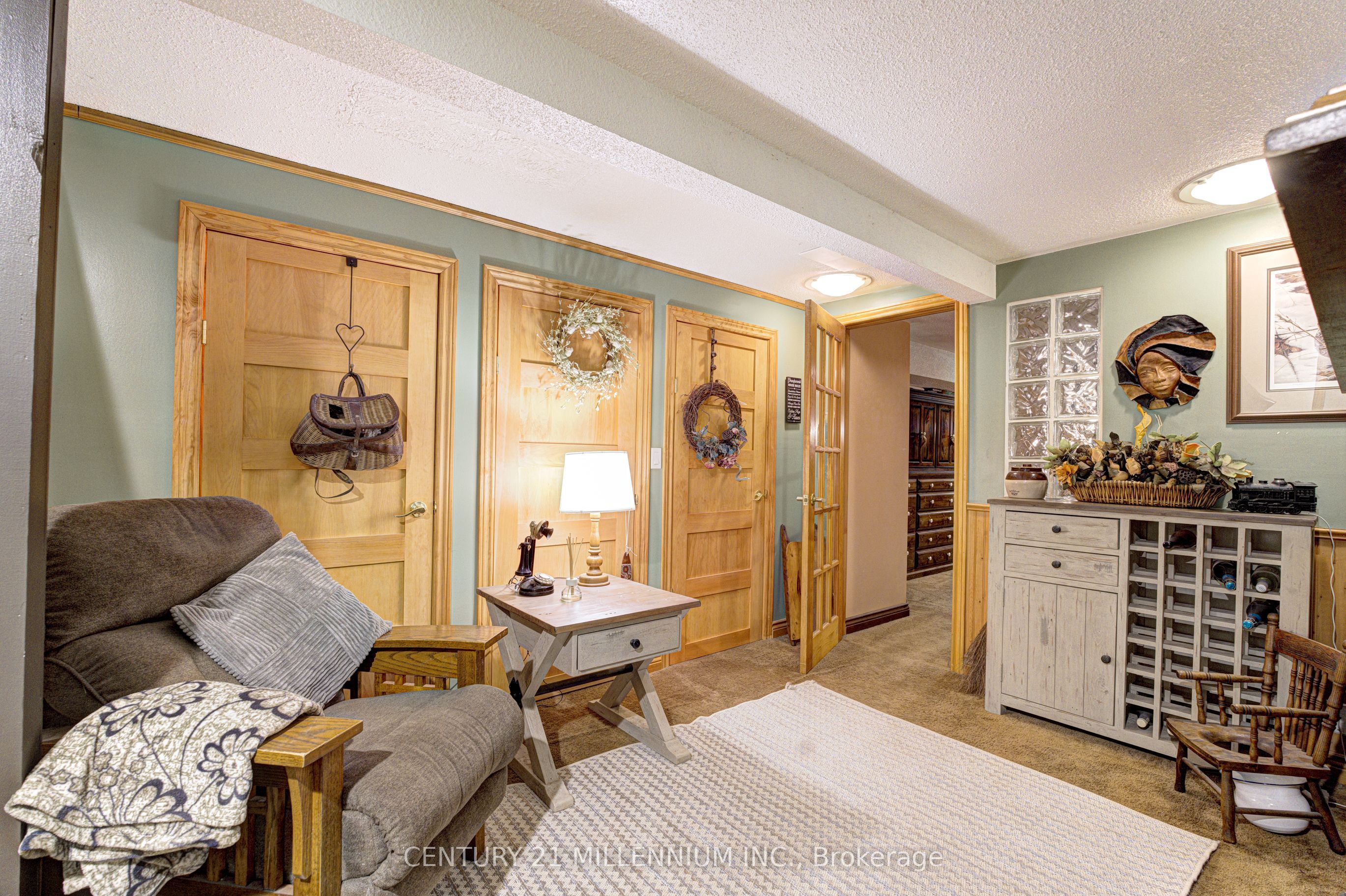 6046 3rd Line Property Photo 24