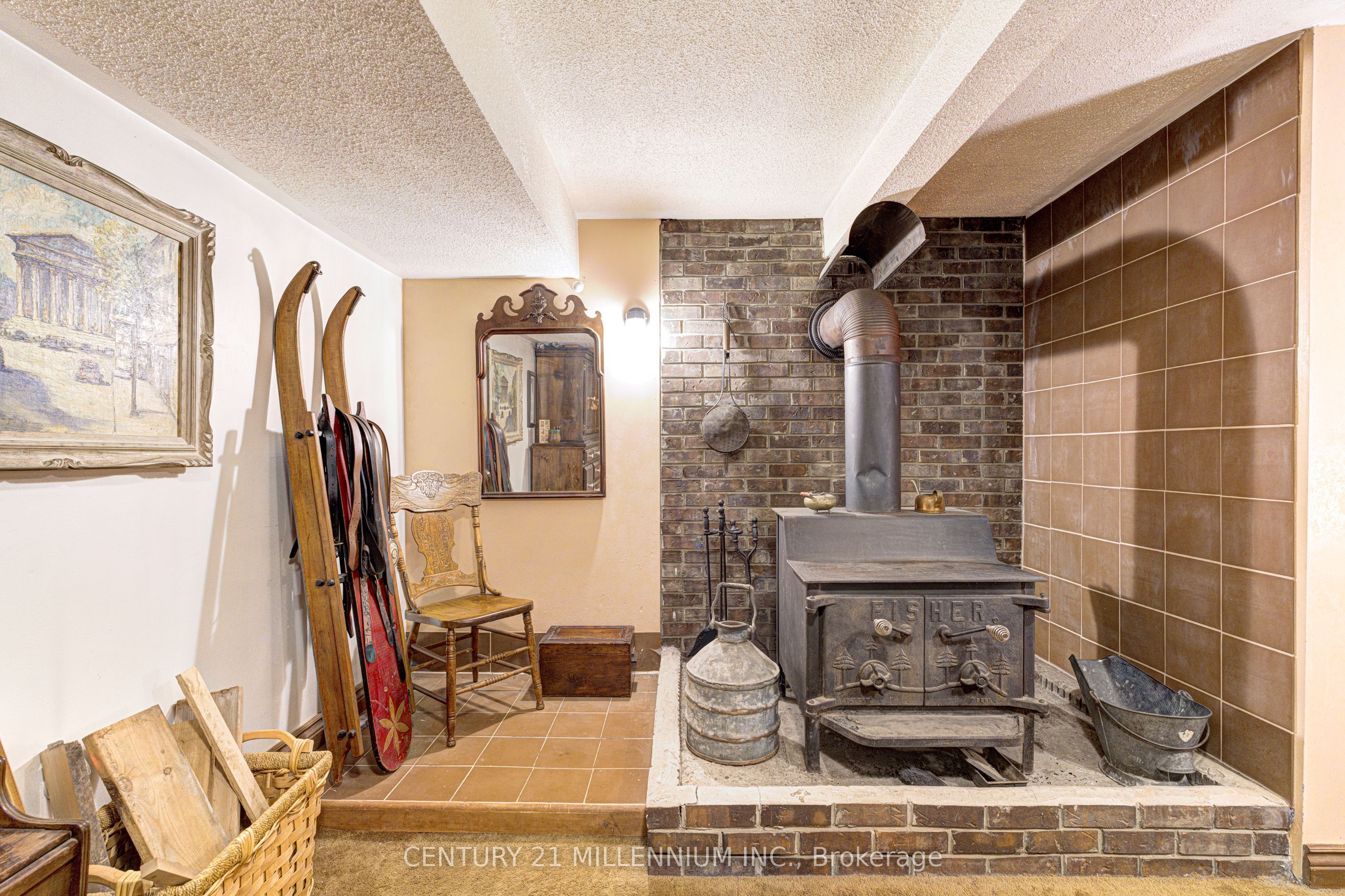 6046 3rd Line Property Photo 26