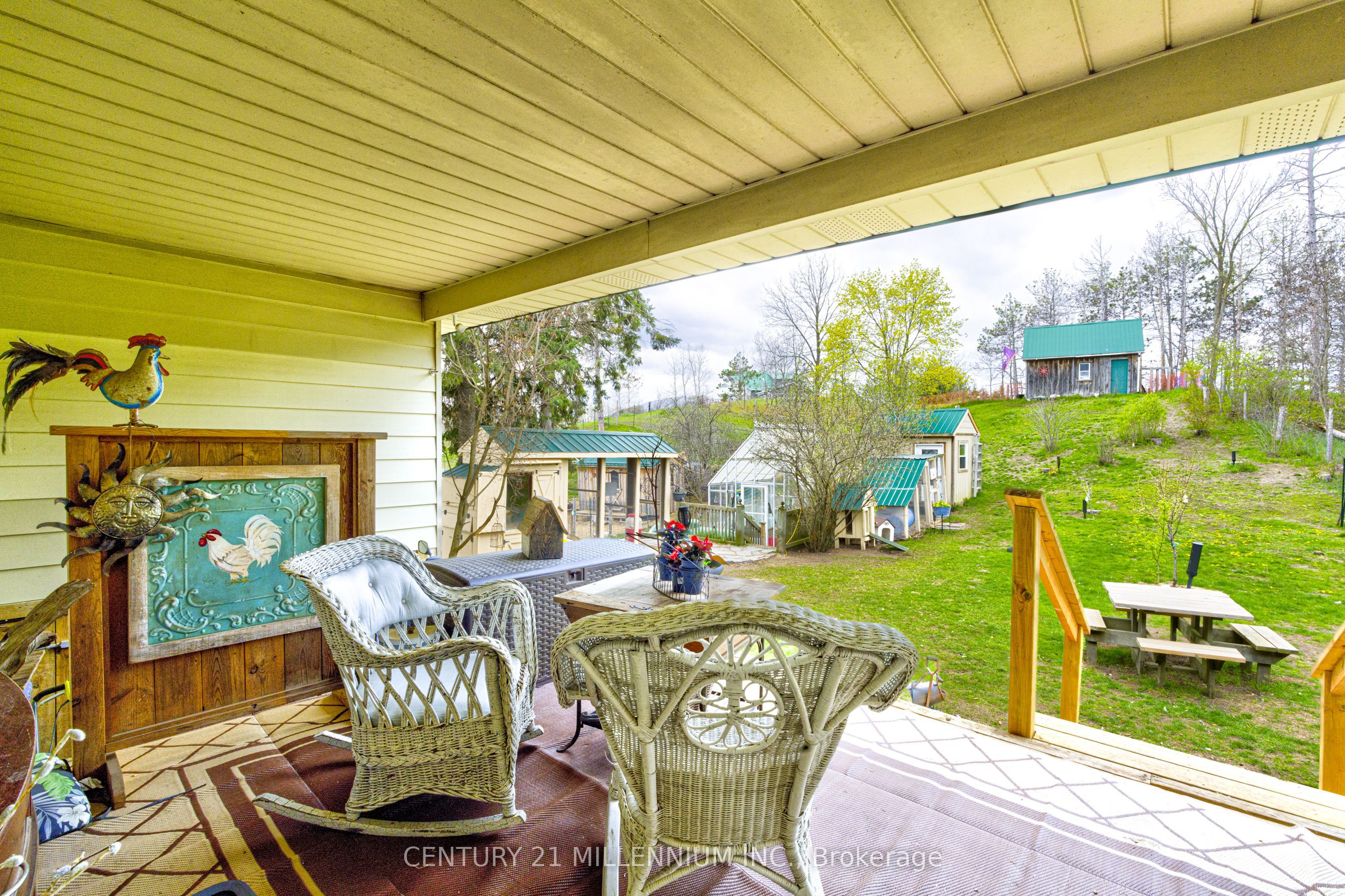 6046 3rd Line Property Photo 29