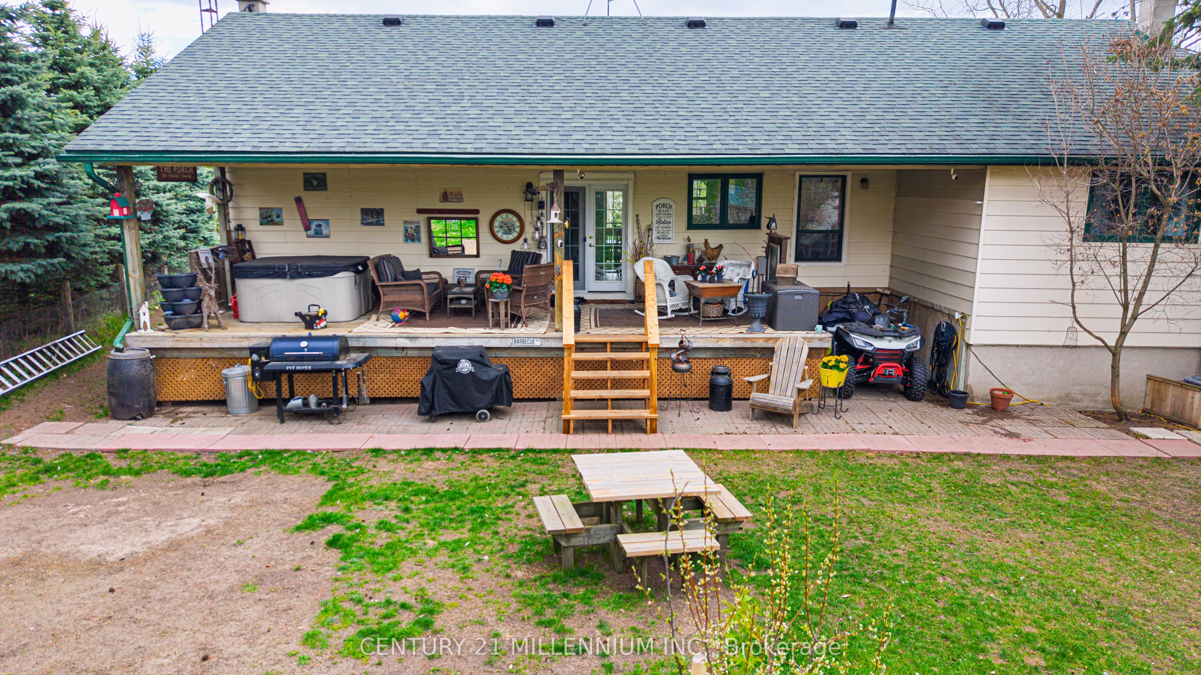6046 3rd Line Property Photo 34
