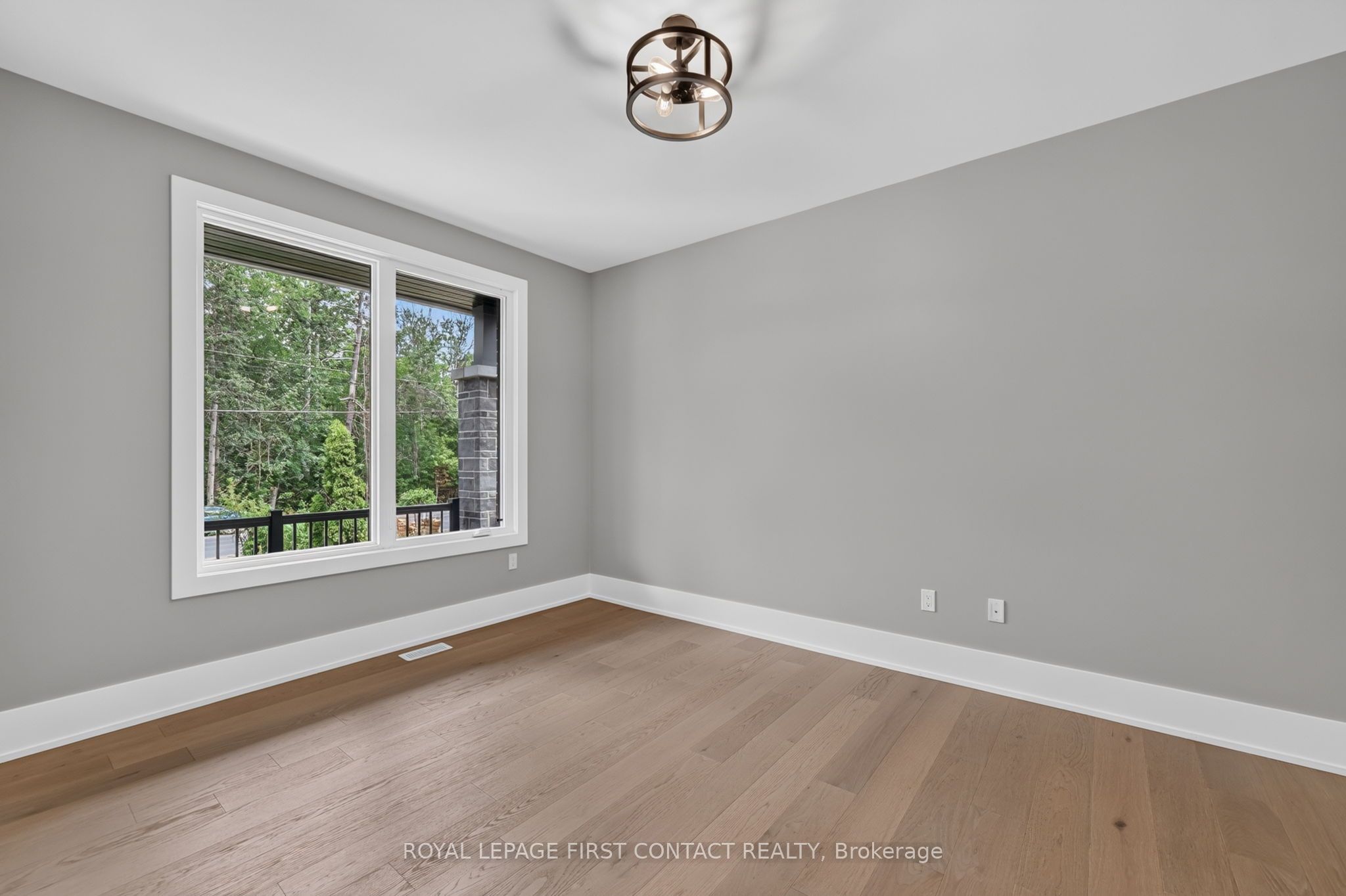 929 7th Line Property Photo 9