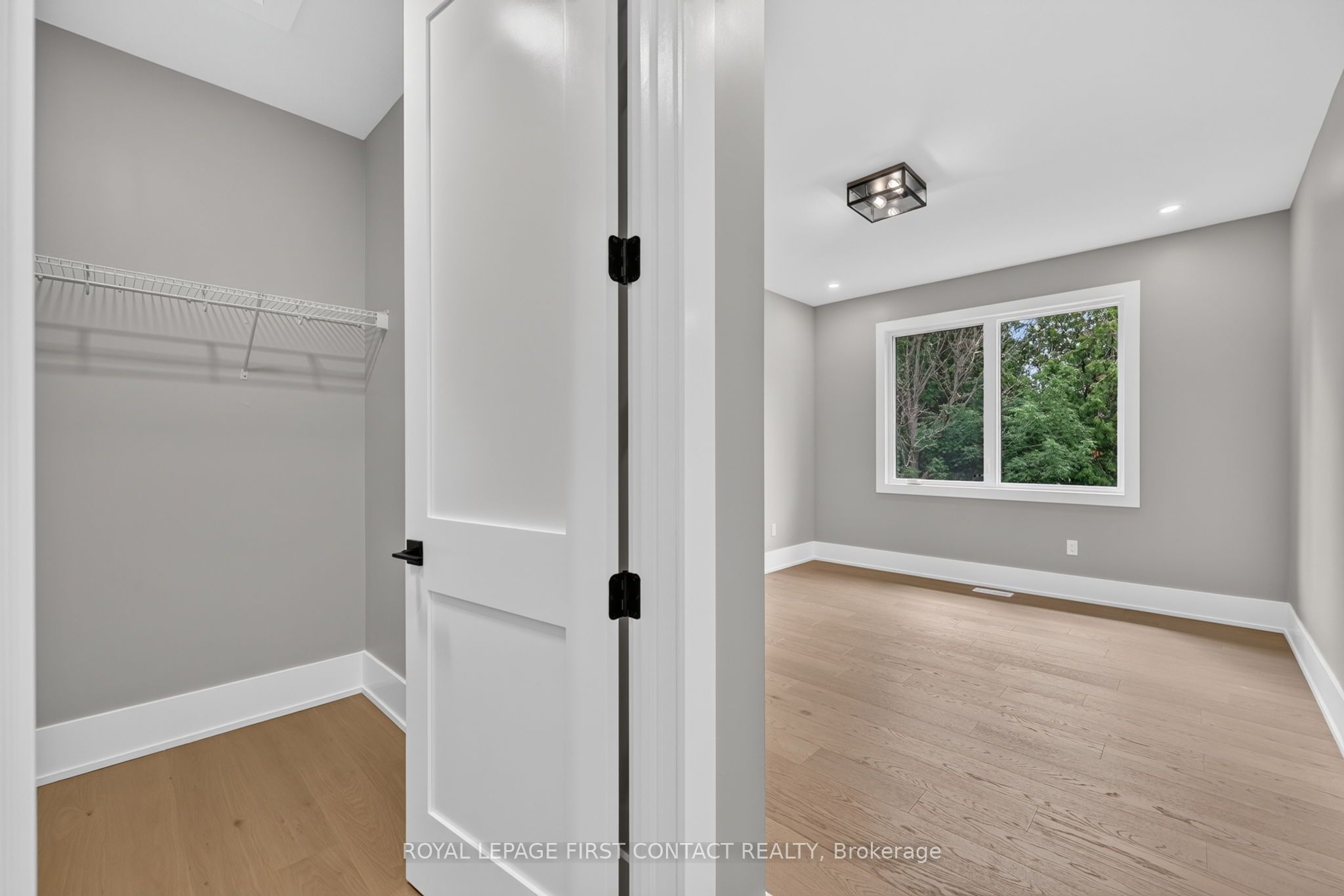 929 7th Line Property Photo 11