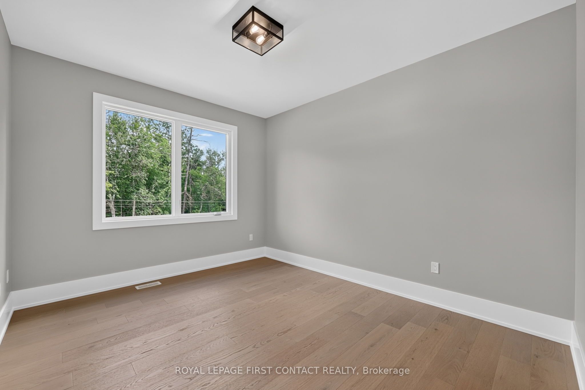 929 7th Line Property Photo 16