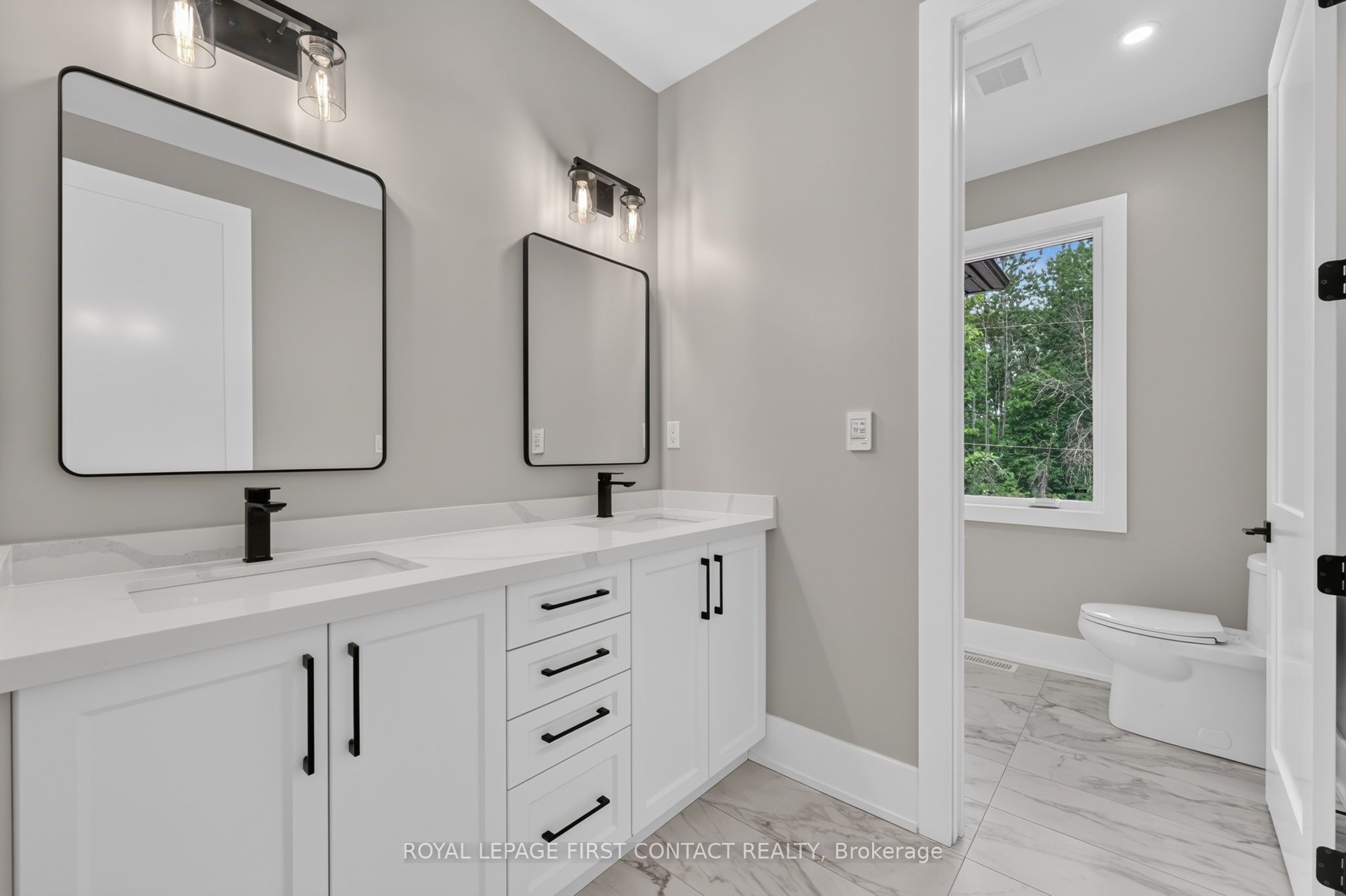 929 7th Line Property Photo 18