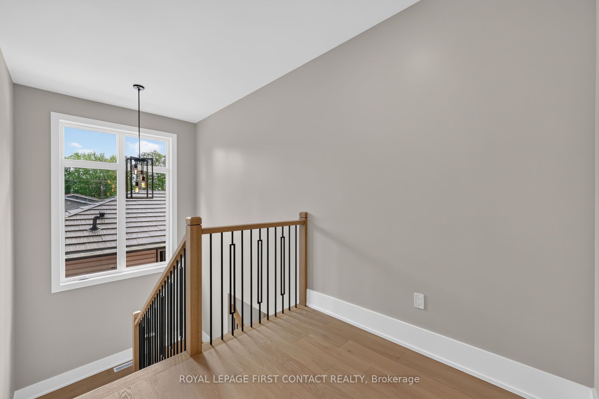 929 7th Line Property Photo 21