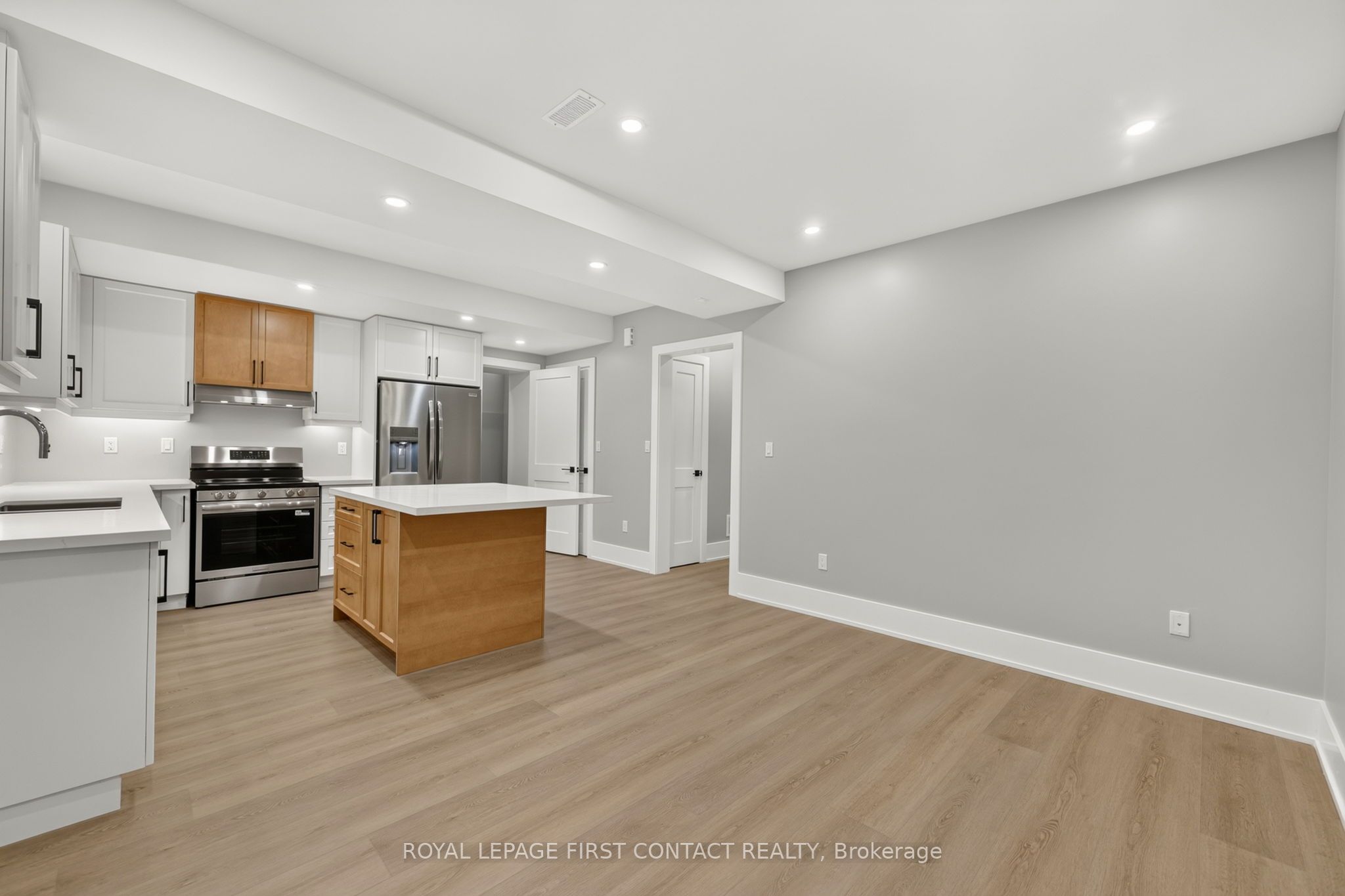 929 7th Line Property Photo 22