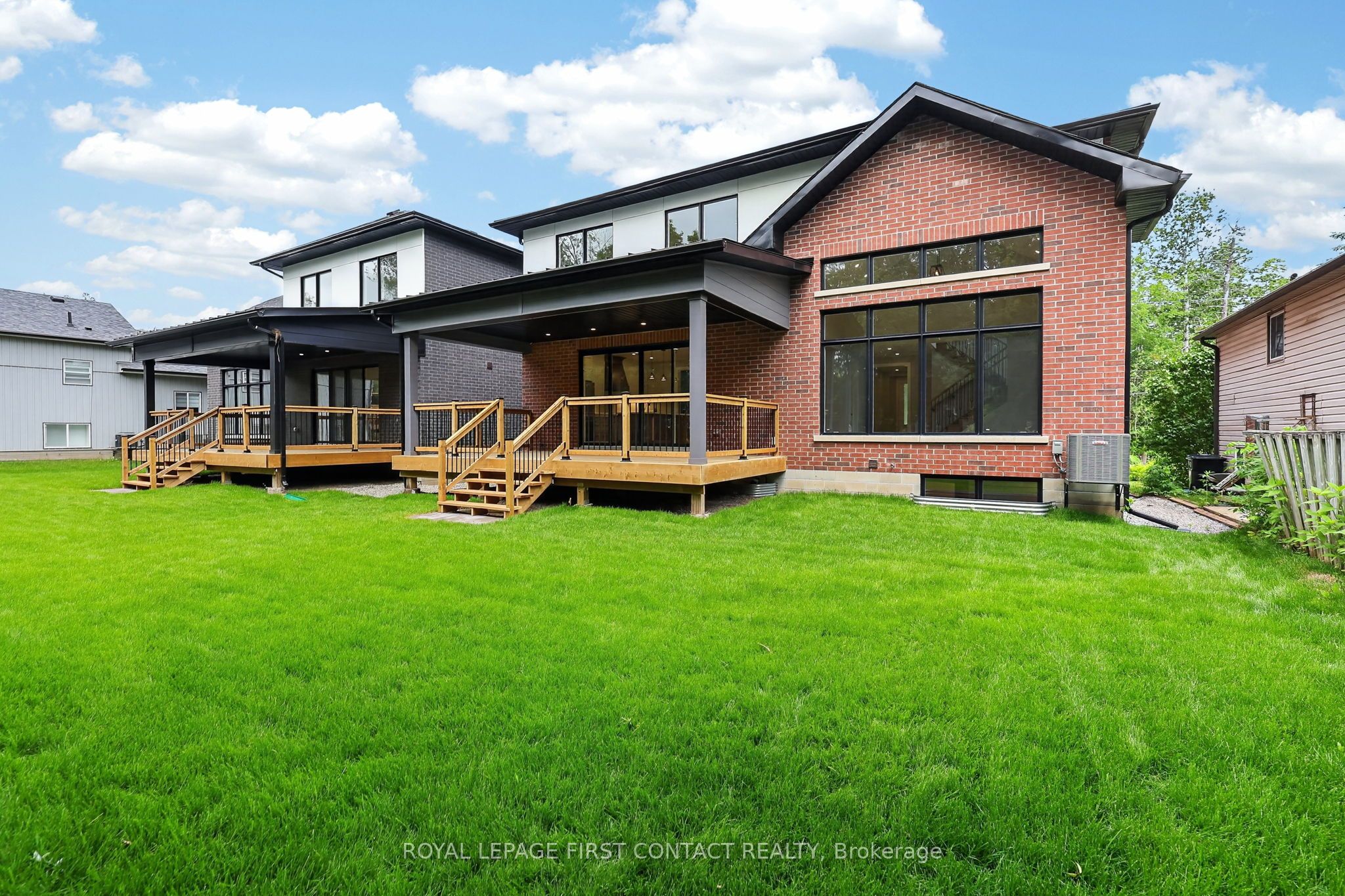 929 7th Line Property Photo 32