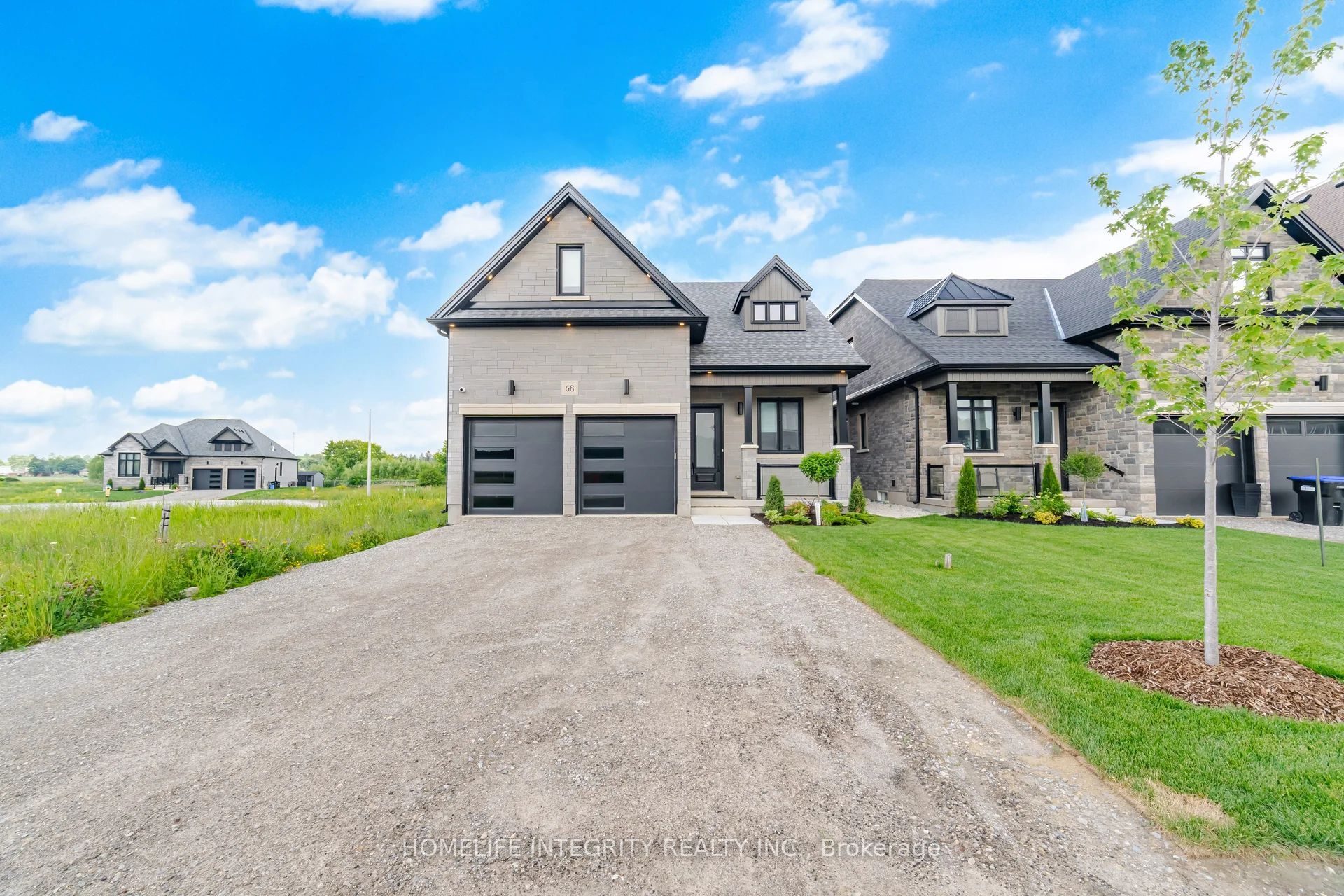 68 Kiernan Crescent N Property Photo 2