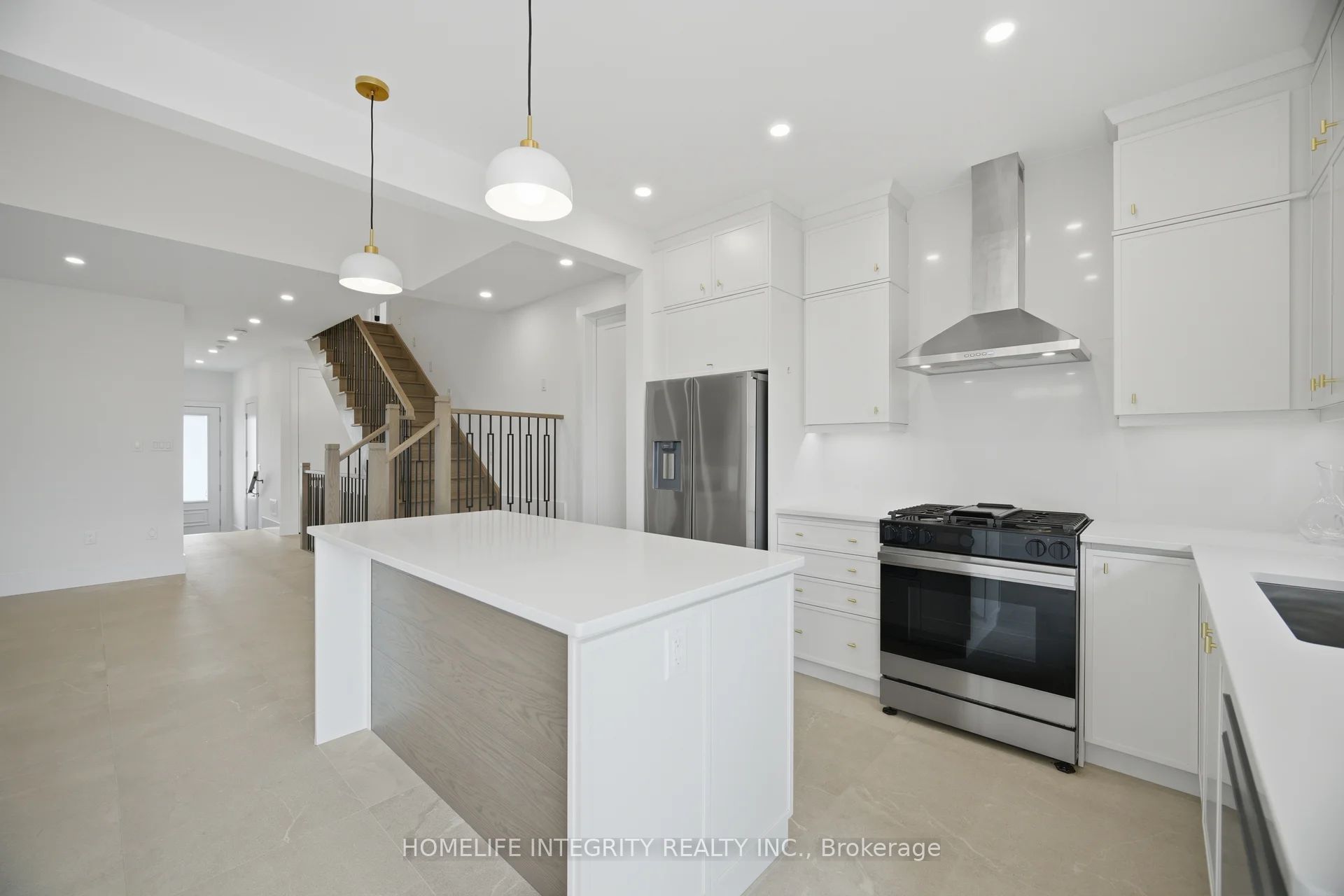68 Kiernan Crescent N Property Photo 12