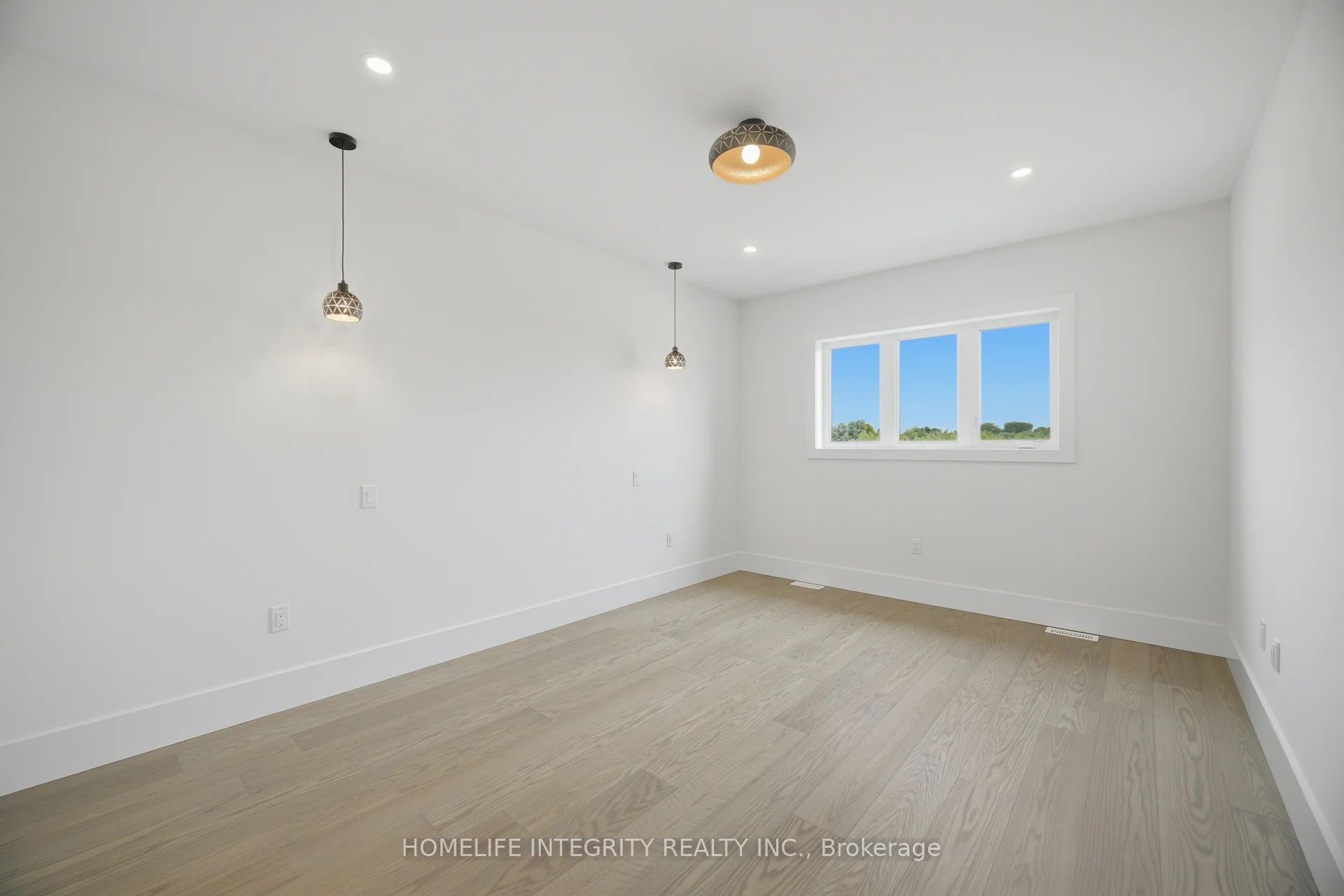 68 Kiernan Crescent N Property Photo 18