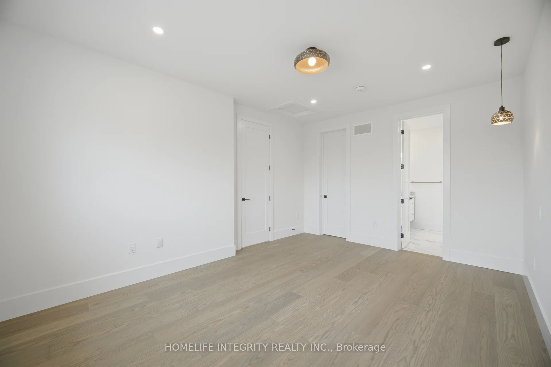 68 Kiernan Crescent N Property Photo 19