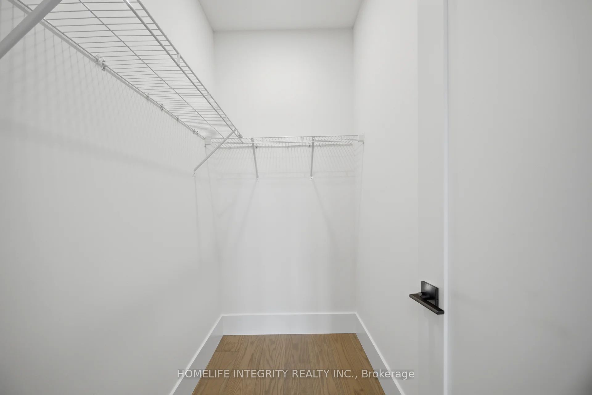 68 Kiernan Crescent N Property Photo 22