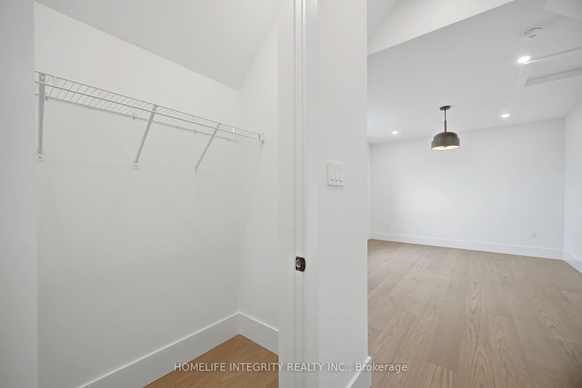 68 Kiernan Crescent N Property Photo 32
