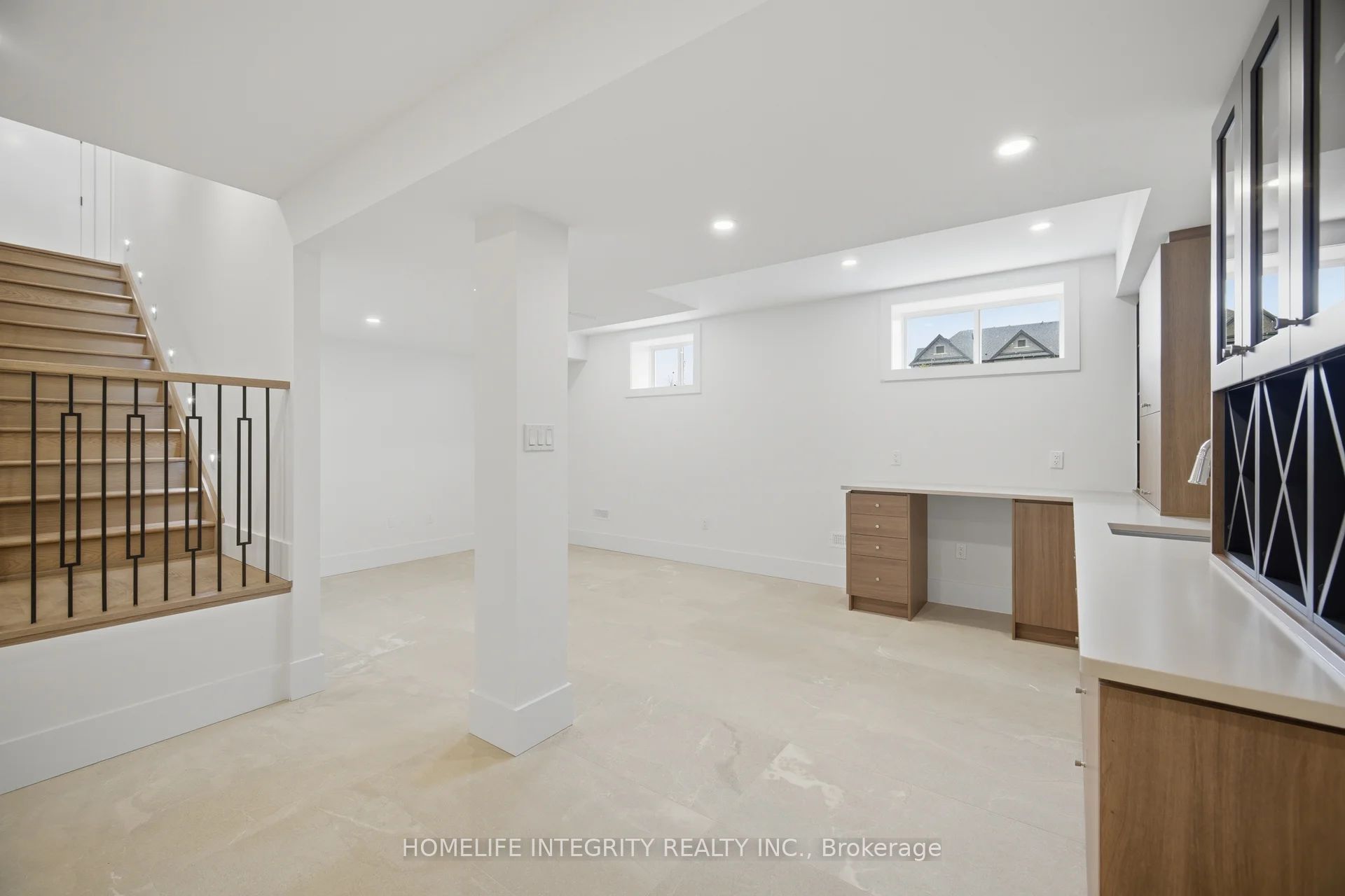 68 Kiernan Crescent N Property Photo 38