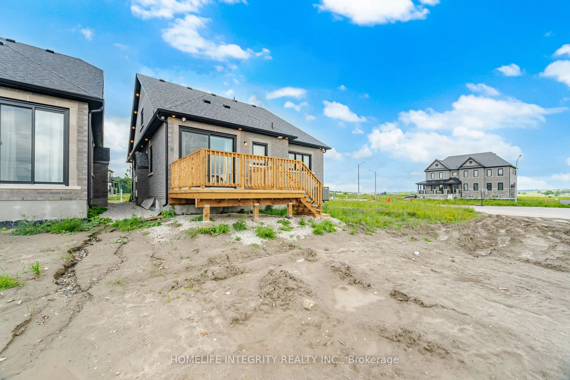 68 Kiernan Crescent N Property Photo 44