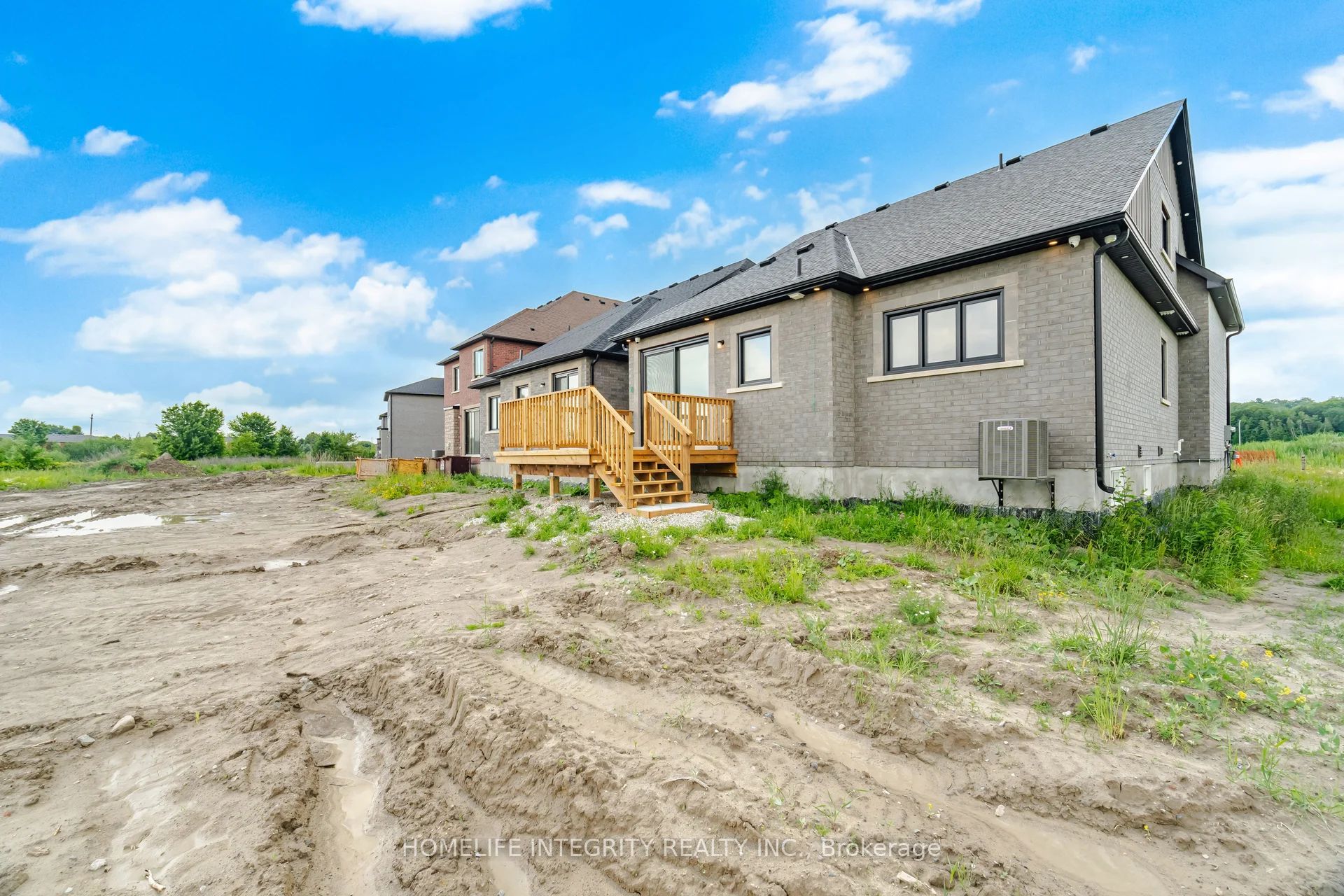 68 Kiernan Crescent N Property Photo 45
