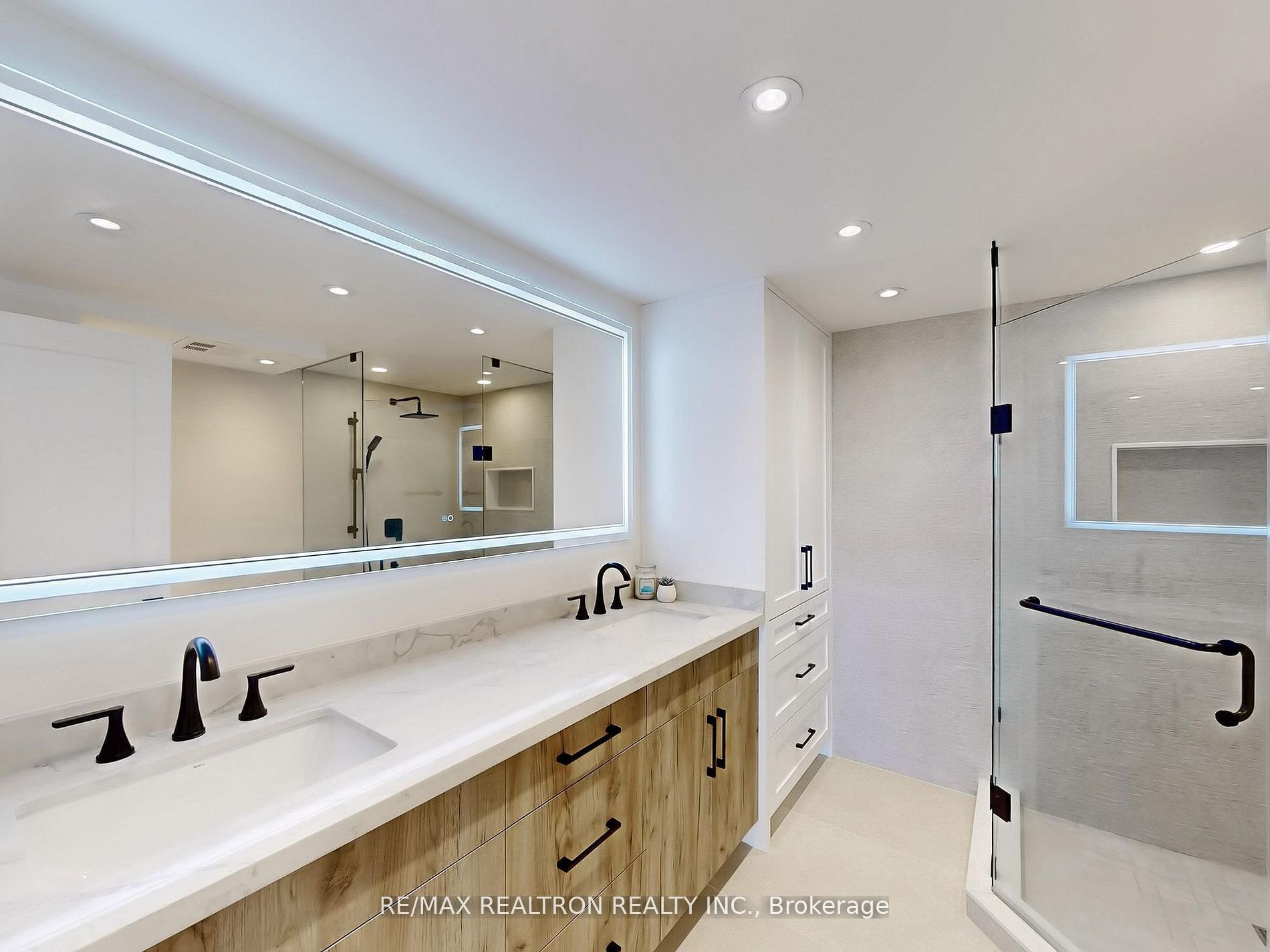 7460 Bathurst Street 1111 Property Photo 15