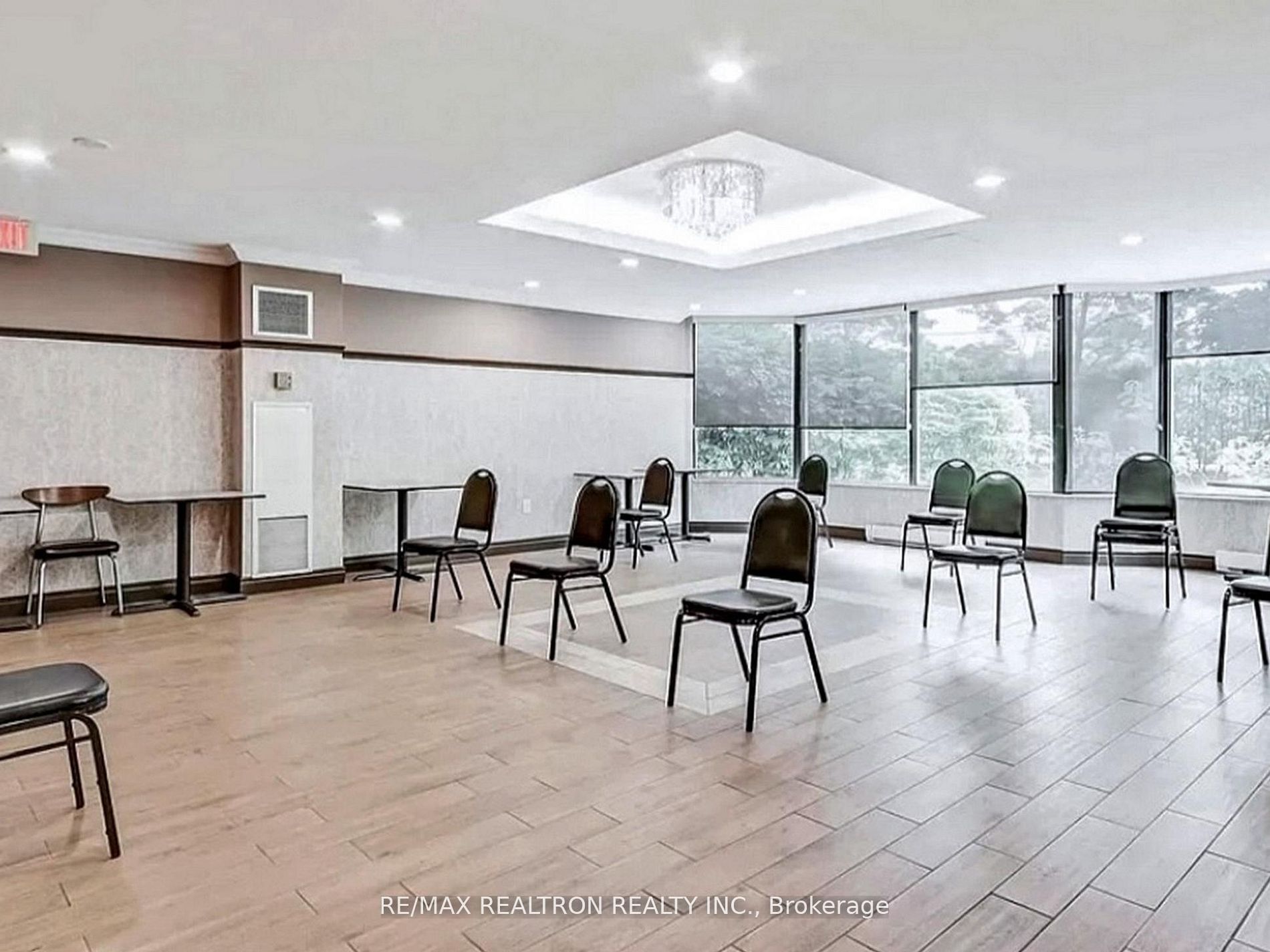 7460 Bathurst Street 1111 Property Photo 29