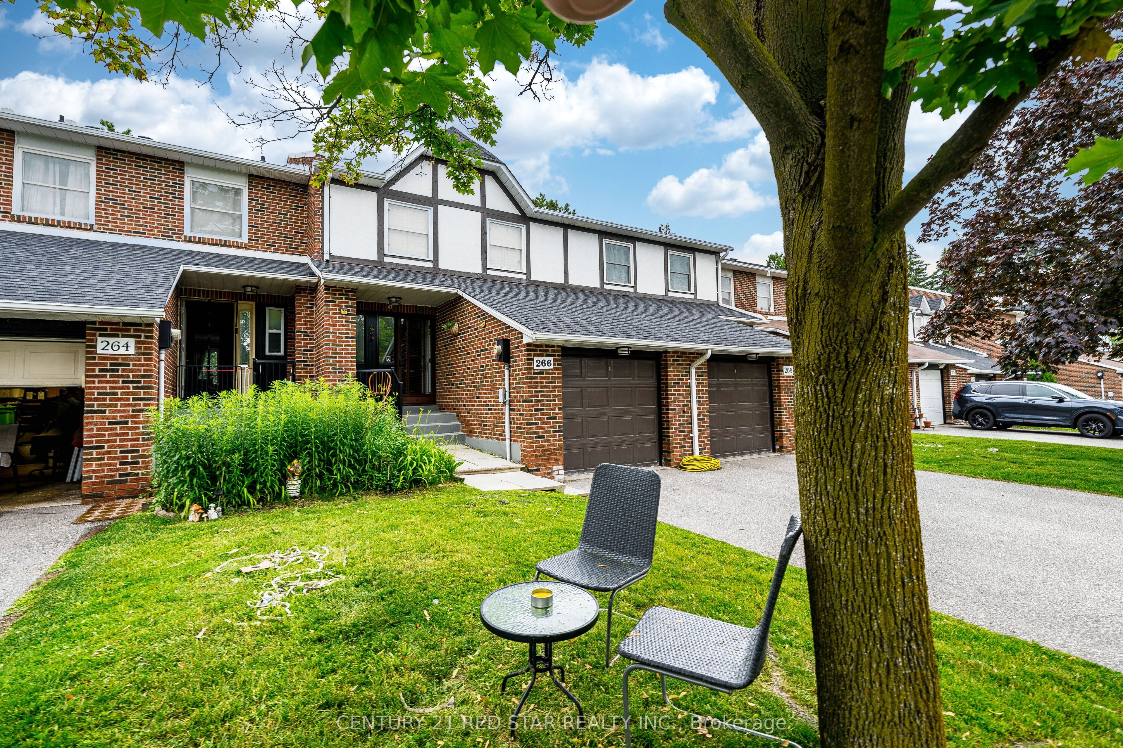 266 Simonston Boulevard Property Photo 3