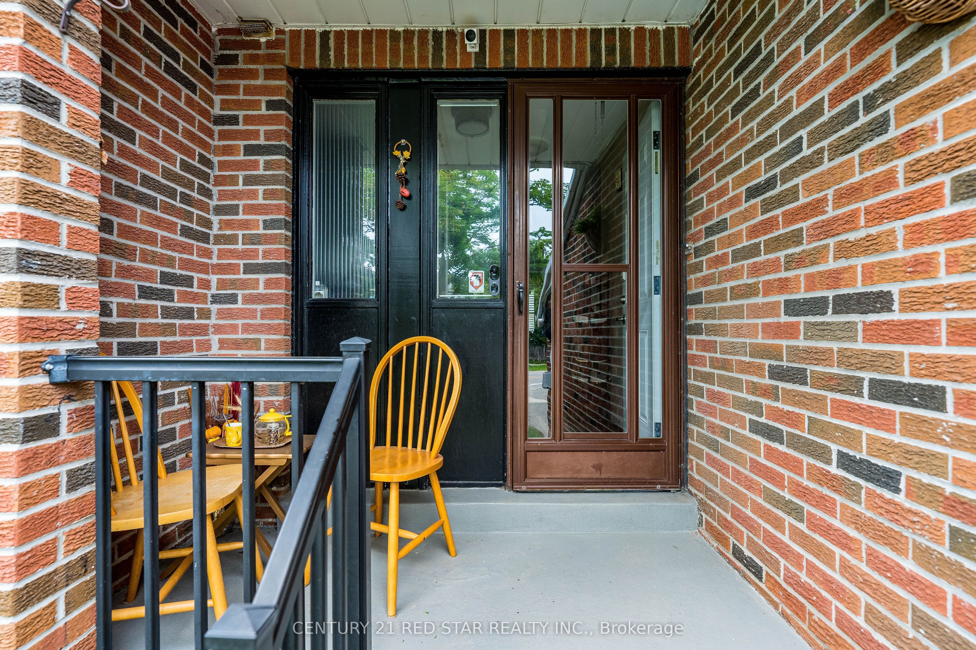 266 Simonston Boulevard Property Photo 8
