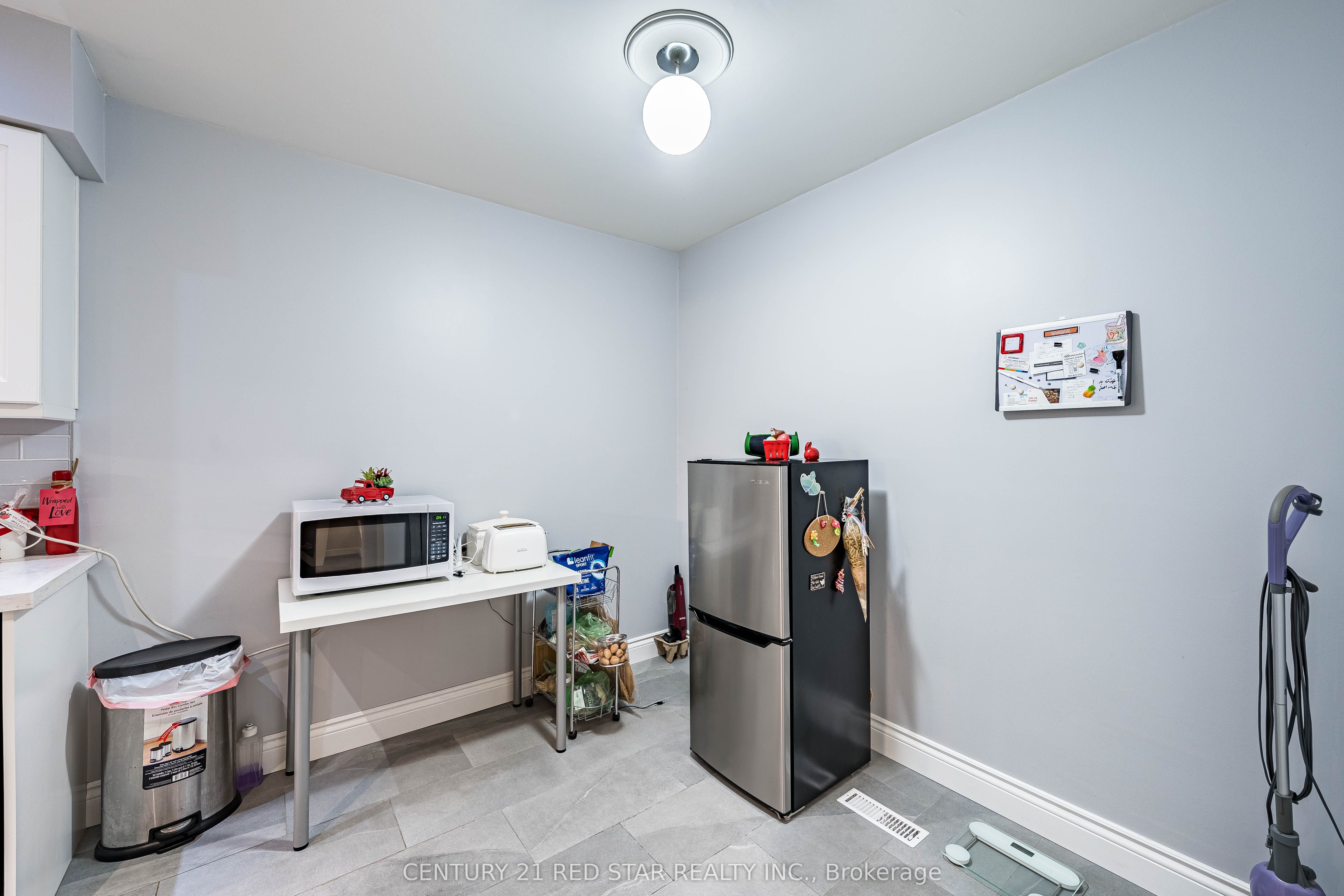 266 Simonston Boulevard Property Photo 11