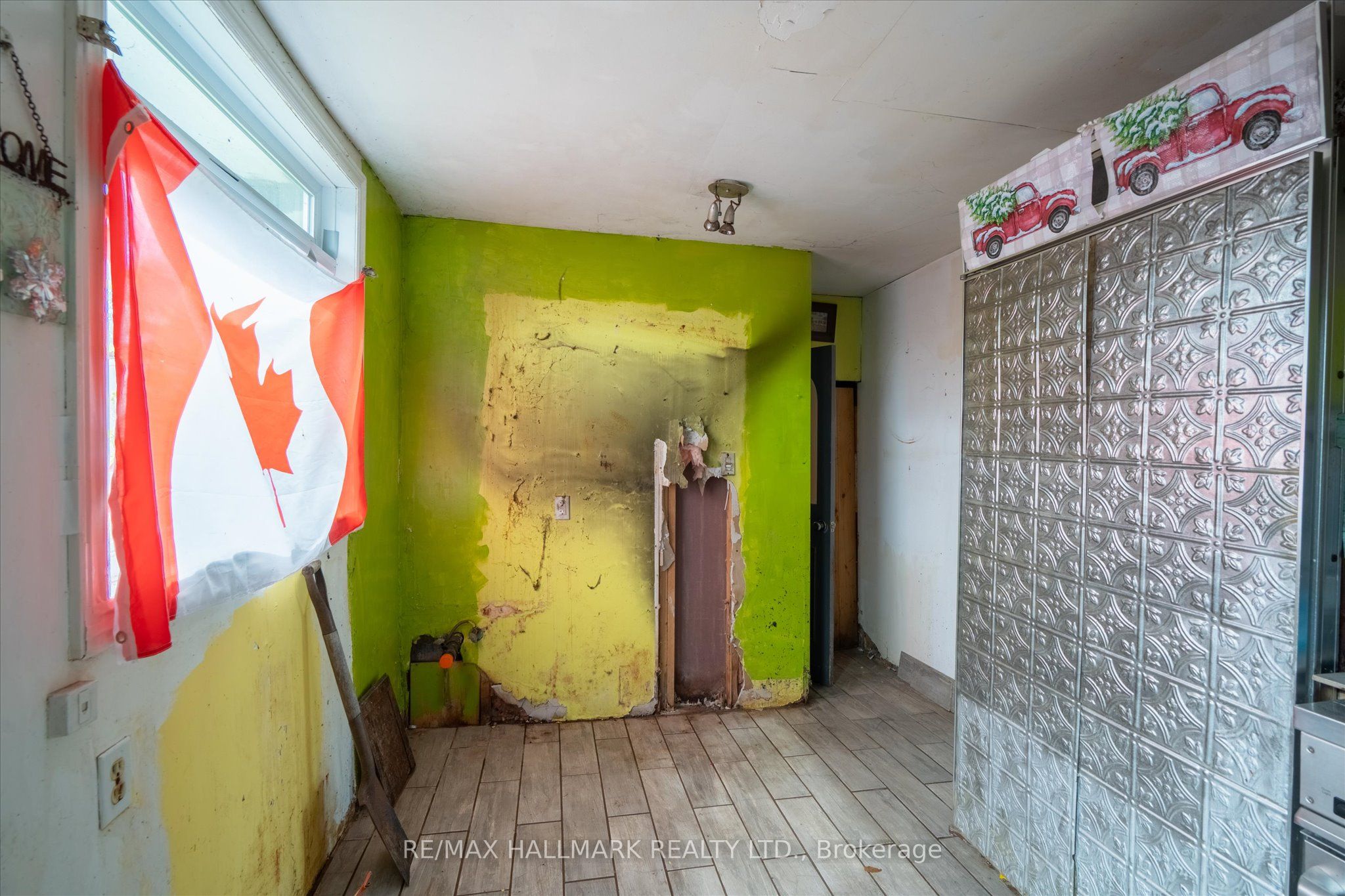 2329 Crystal Beach Road Property Photo 7