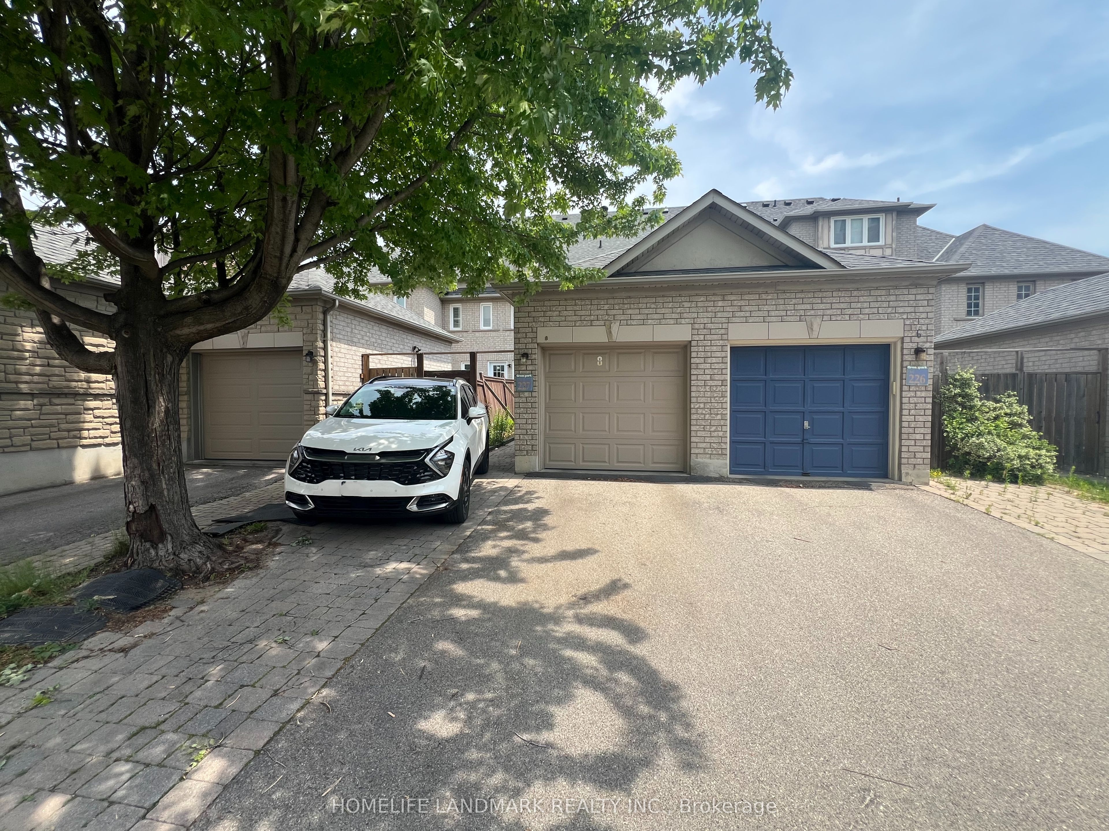 8 Baffin Court Property Photo 1