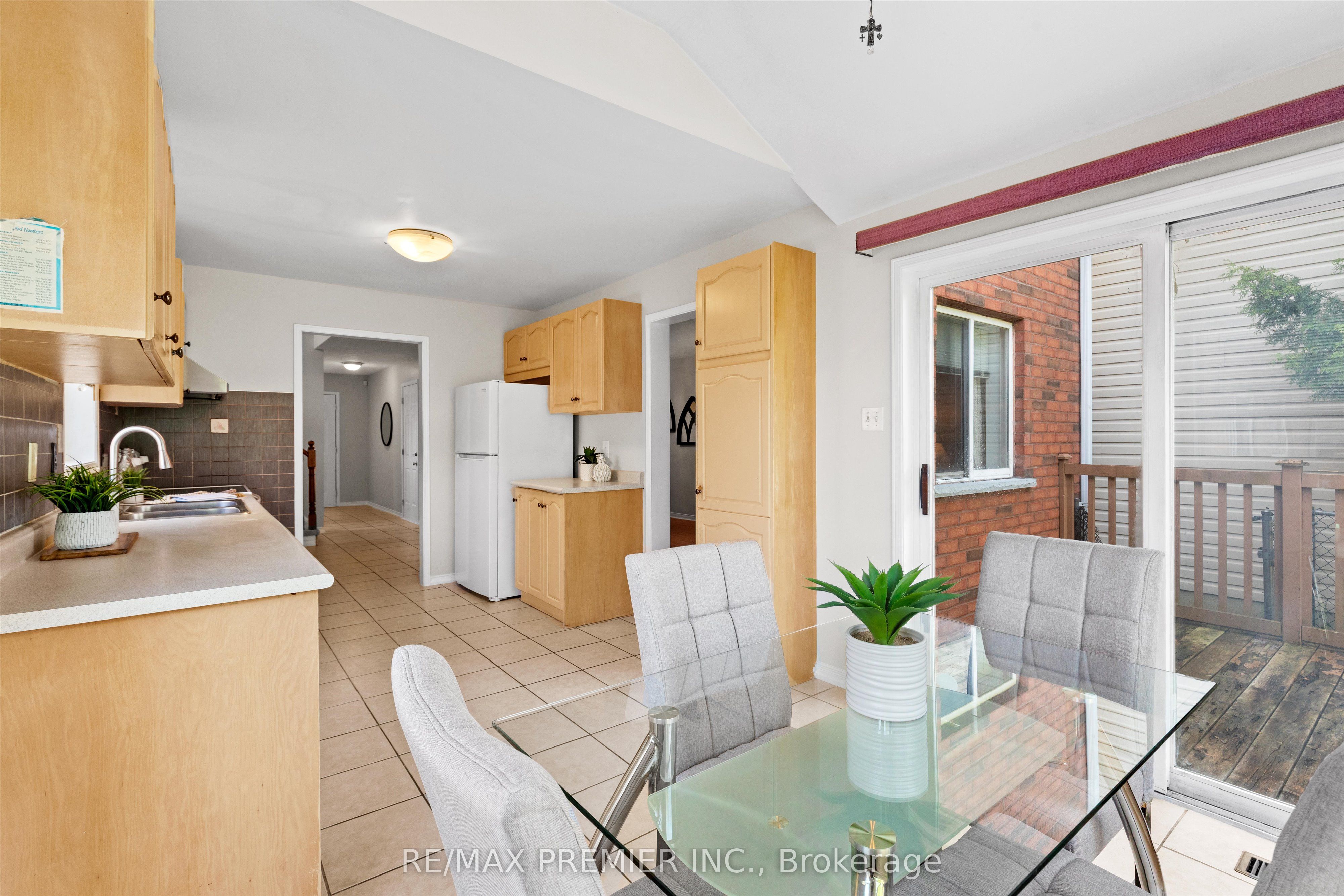 2272 Warrington Way Property Photo 8