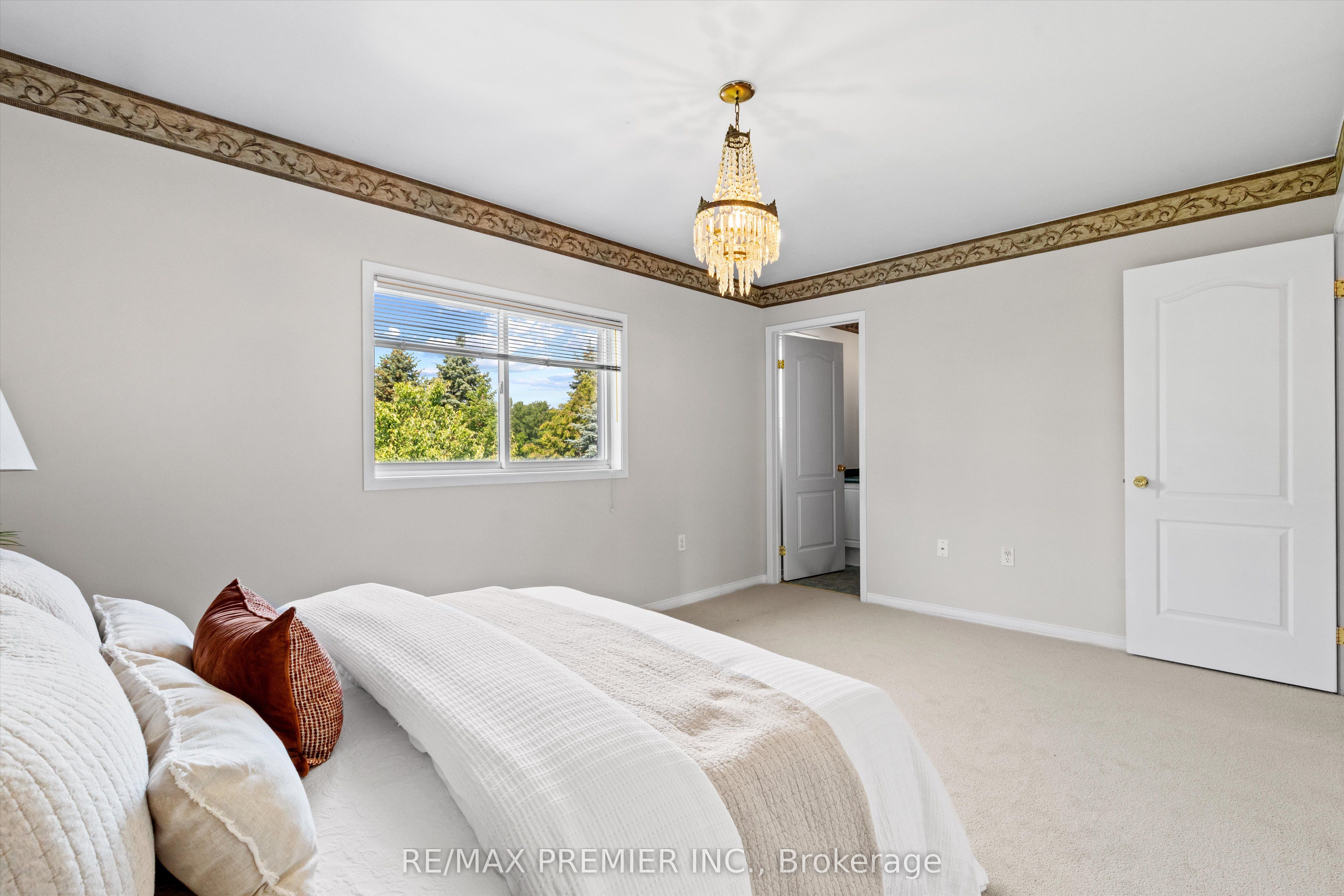 2272 Warrington Way Property Photo 20