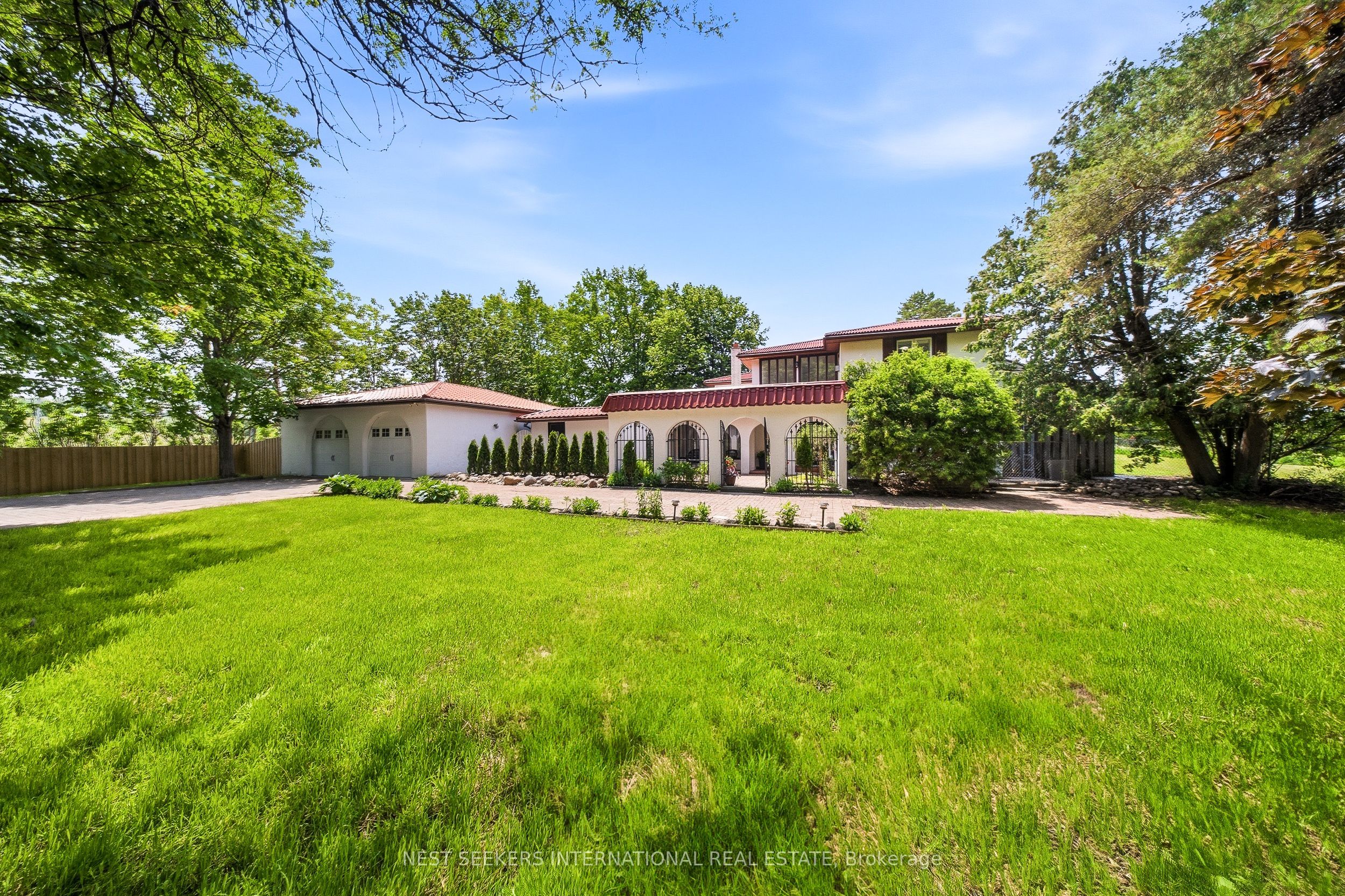 17520 Keele Street Property Photo 6