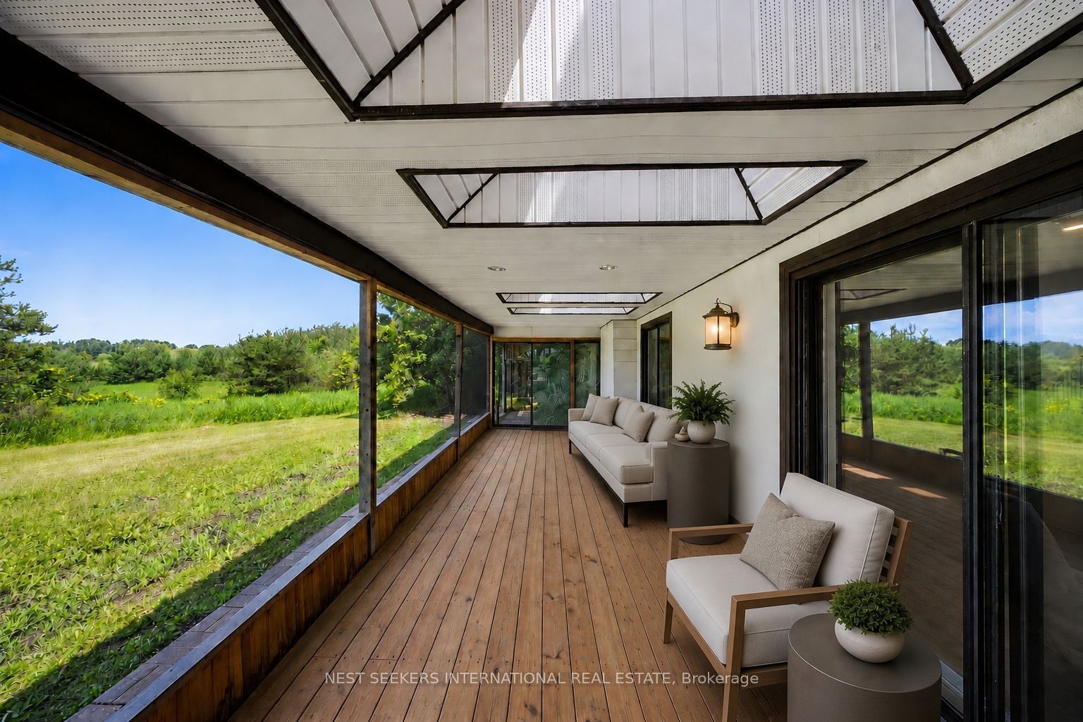 17520 Keele Street Property Photo 17