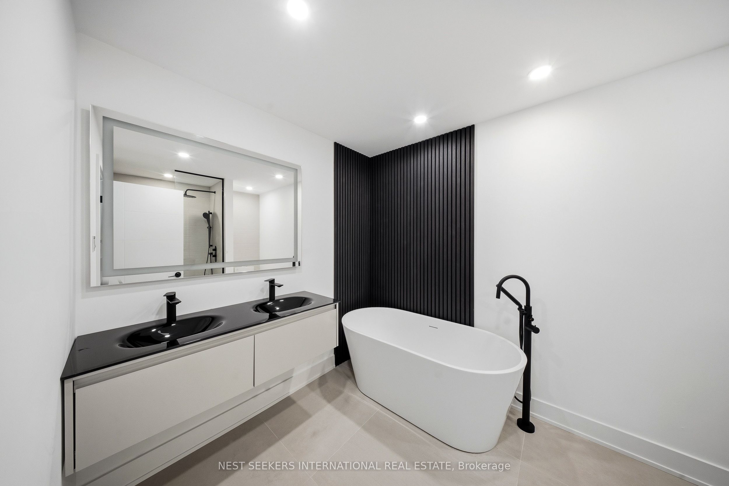 17520 Keele Street Property Photo 20