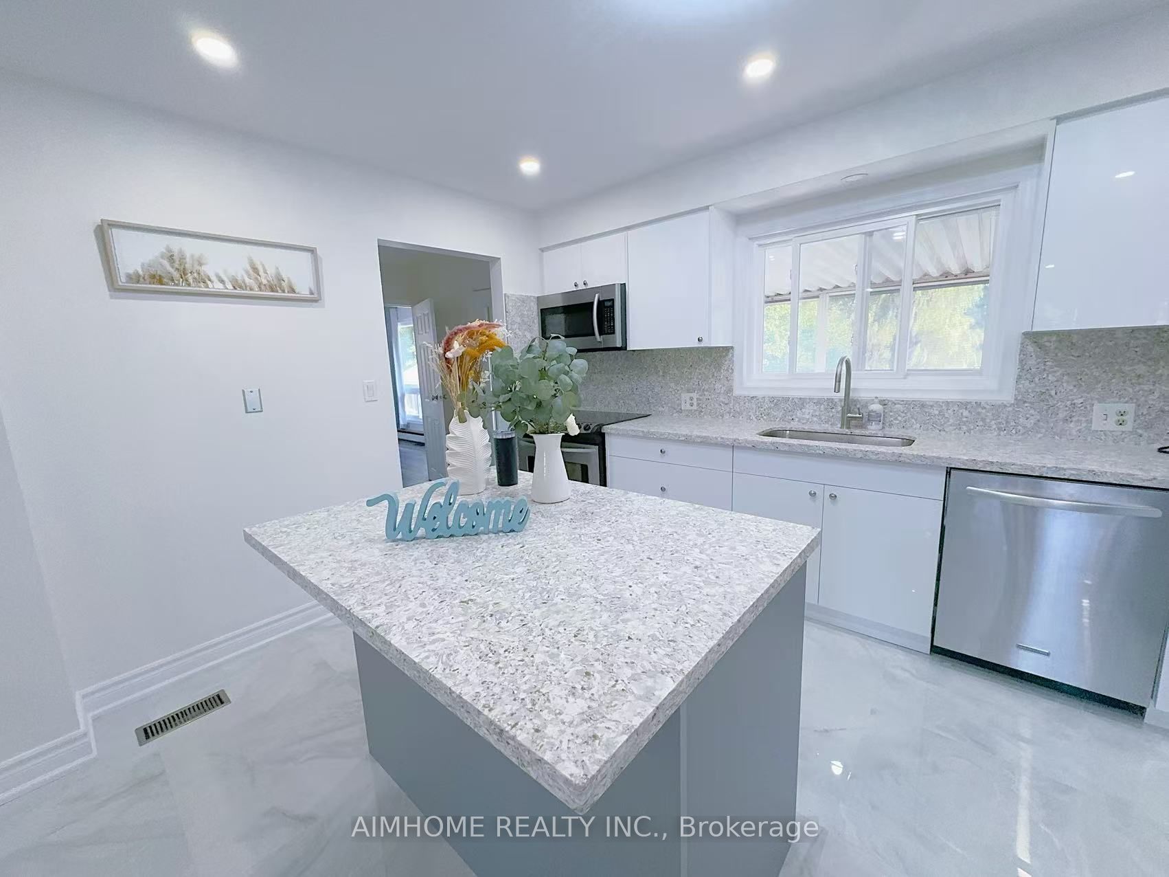 151 Riveredge Drive Property Photo 4