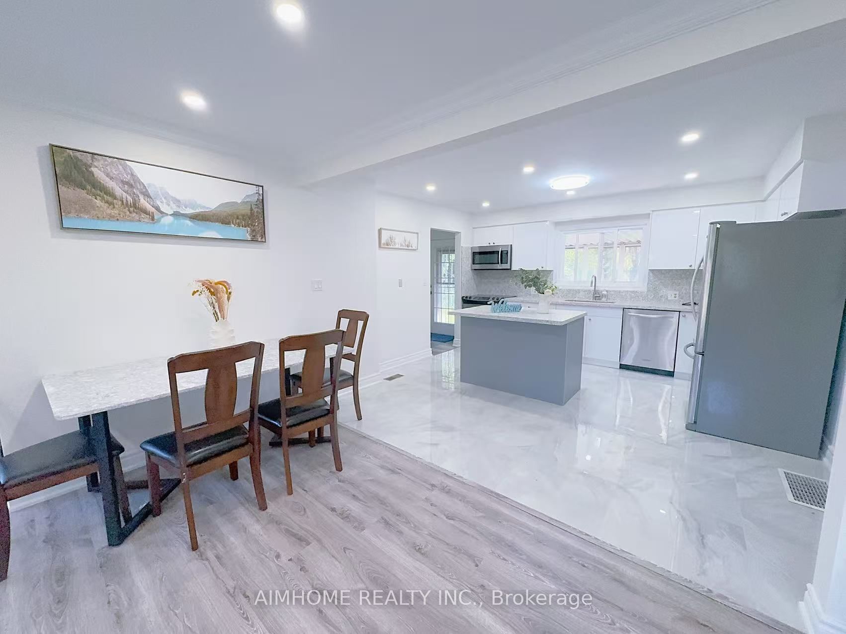151 Riveredge Drive Property Photo 12