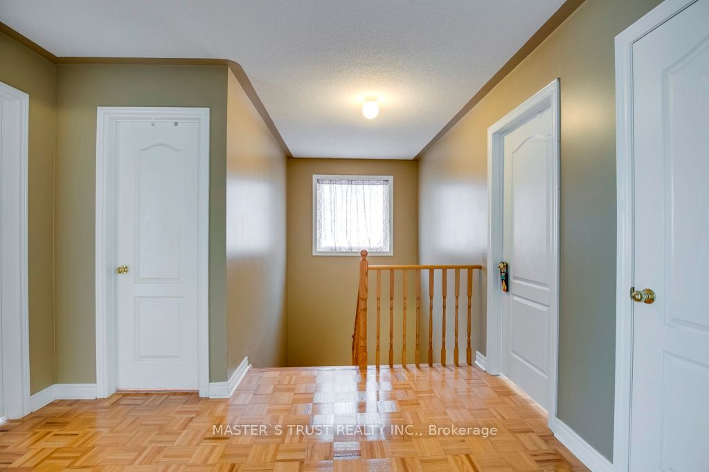 626 Society Crescent Property Photo 15