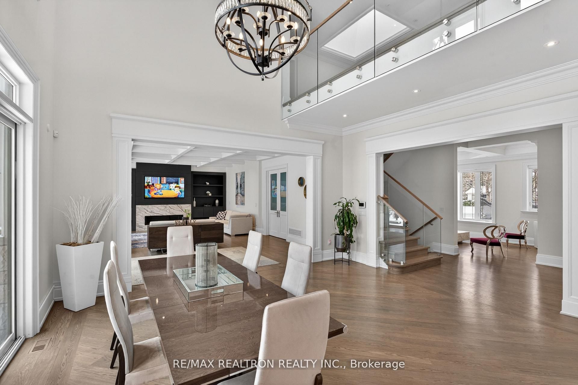 27 Laureleaf Road Property Photo 8