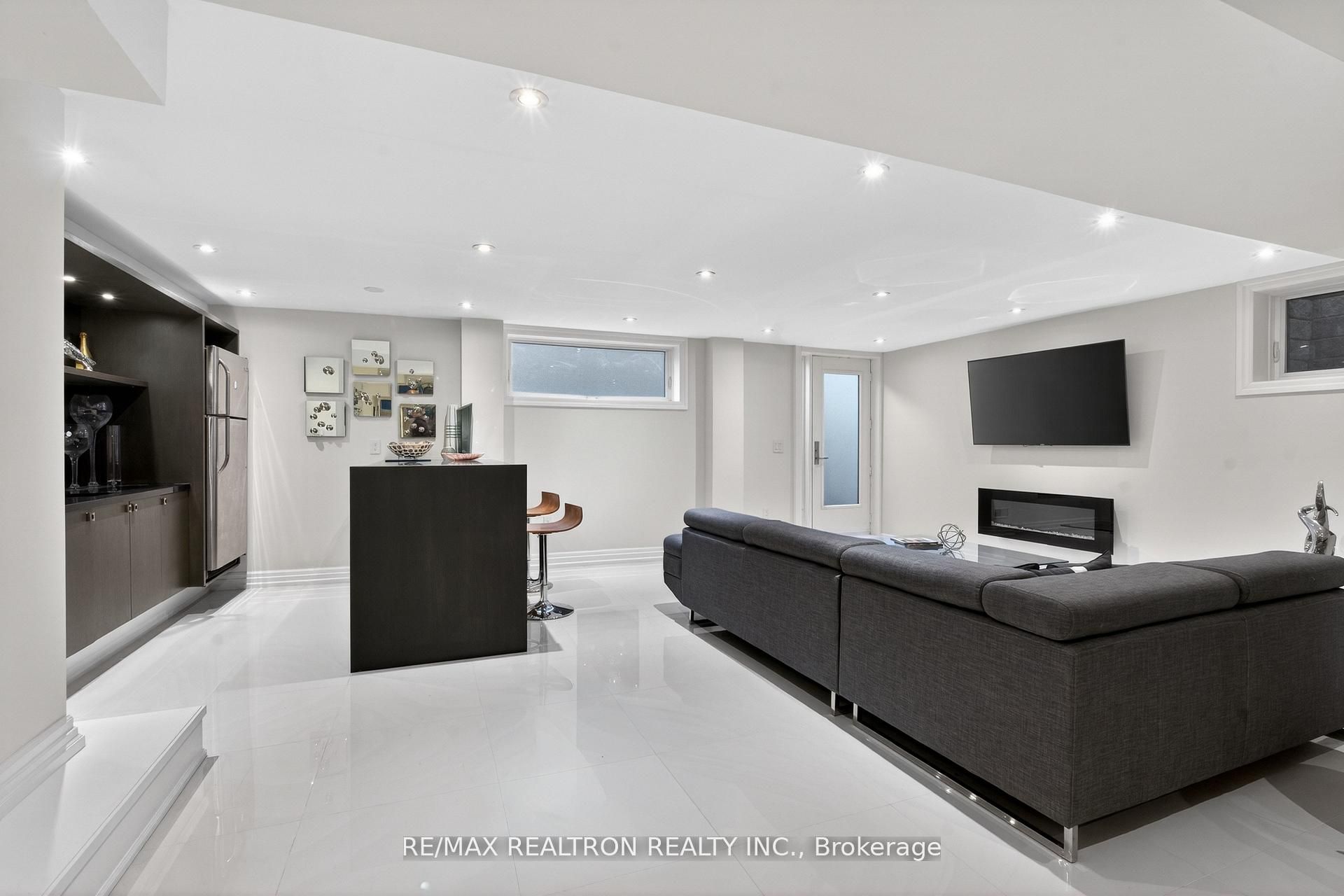 27 Laureleaf Road Property Photo 45