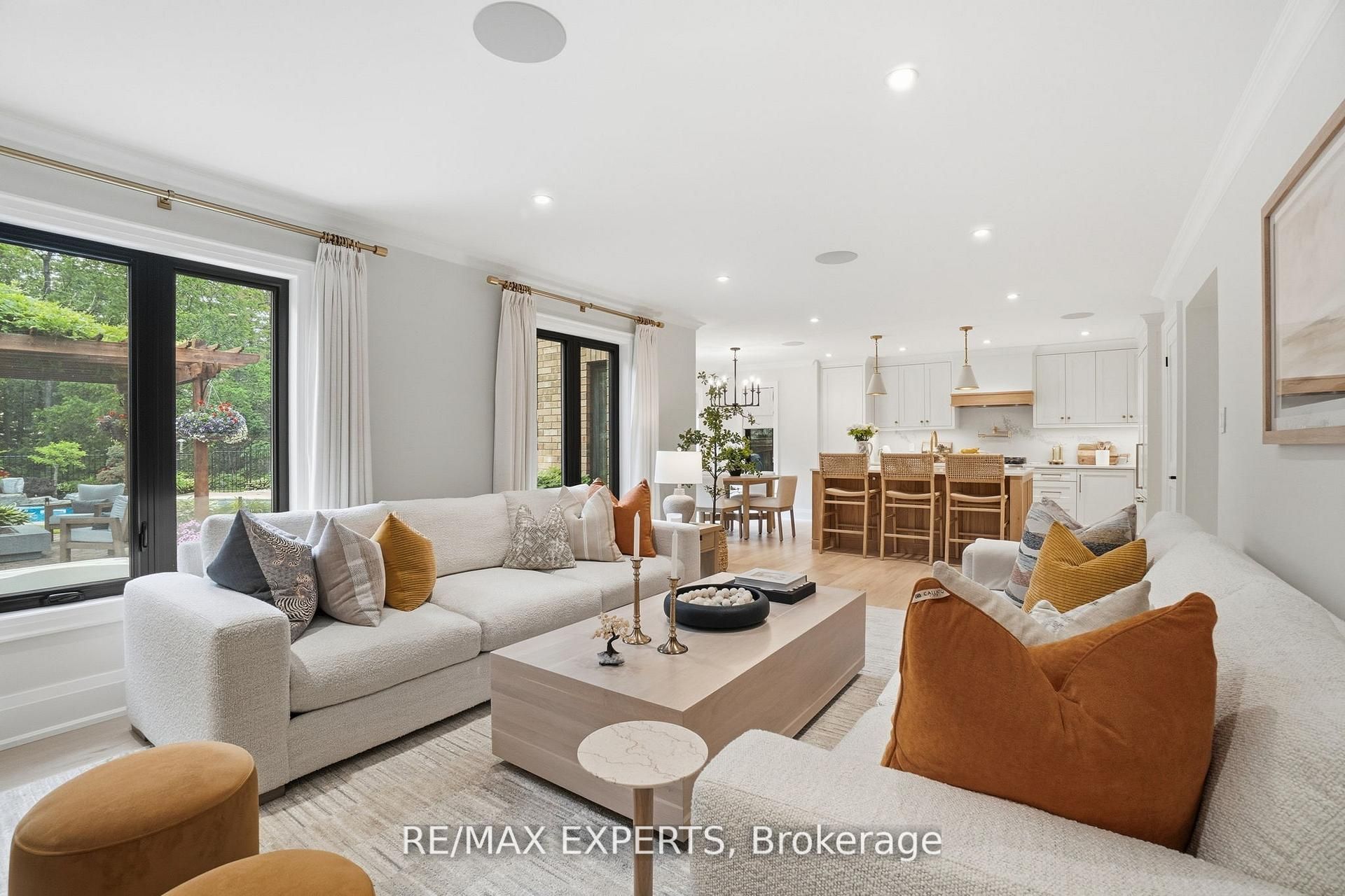 8 Brent Road Property Photo 12