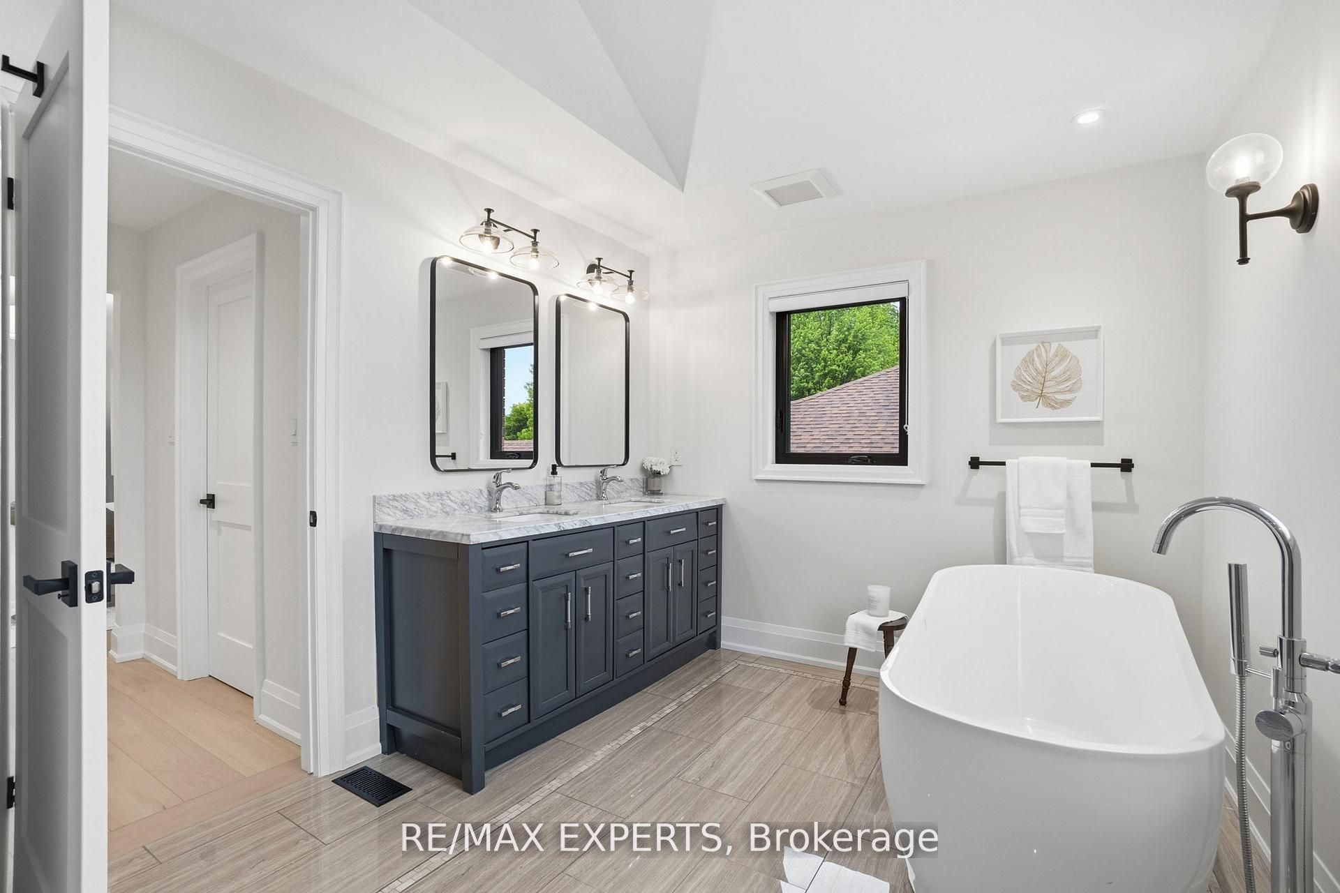 8 Brent Road Property Photo 22