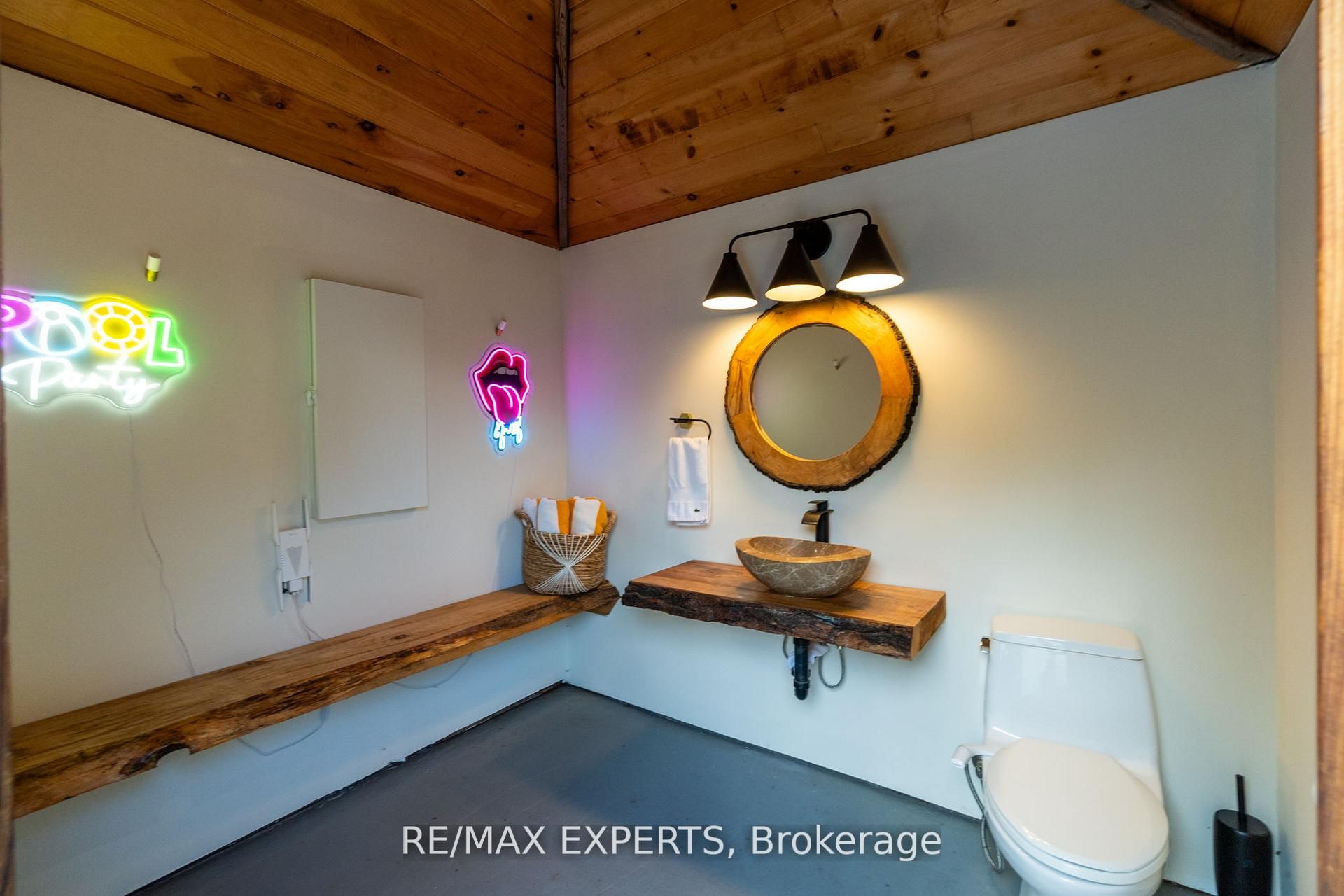 8 Brent Road Property Photo 34