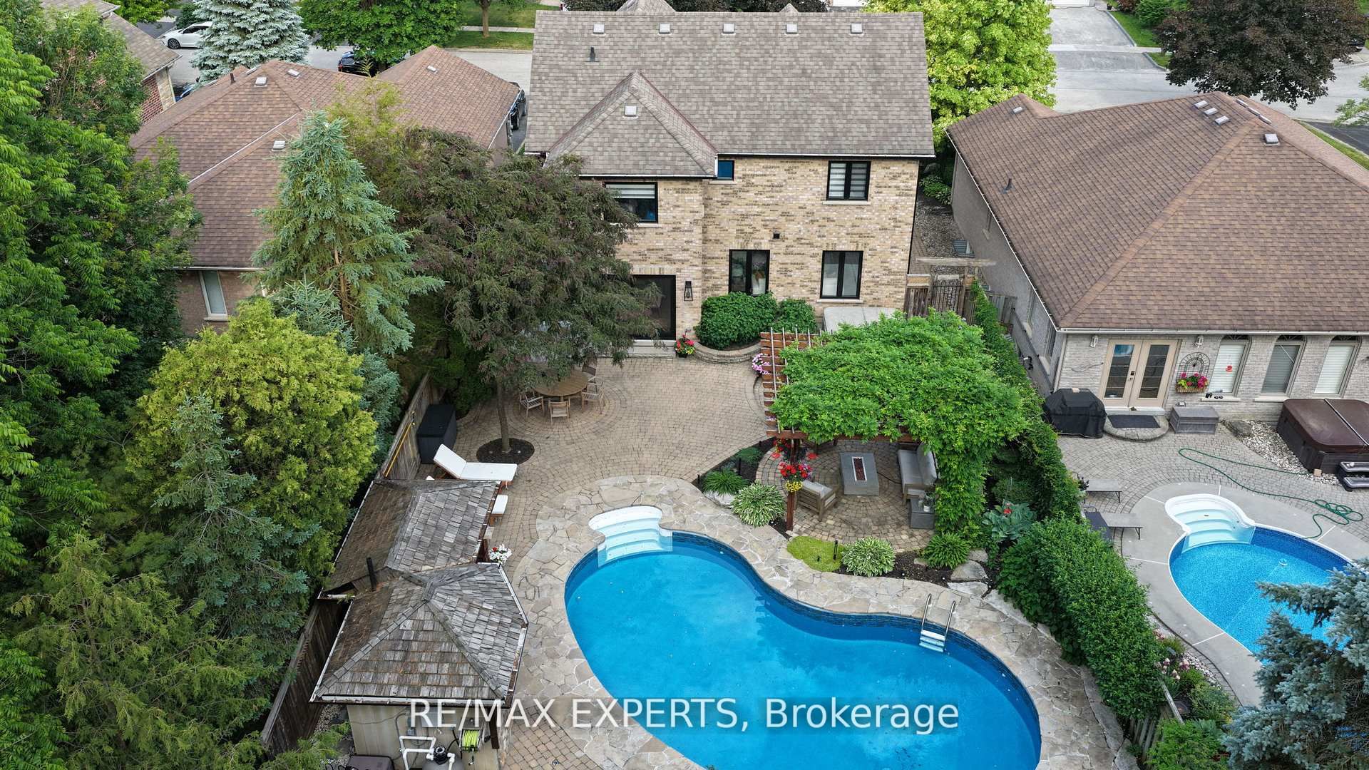 8 Brent Road Property Photo 42